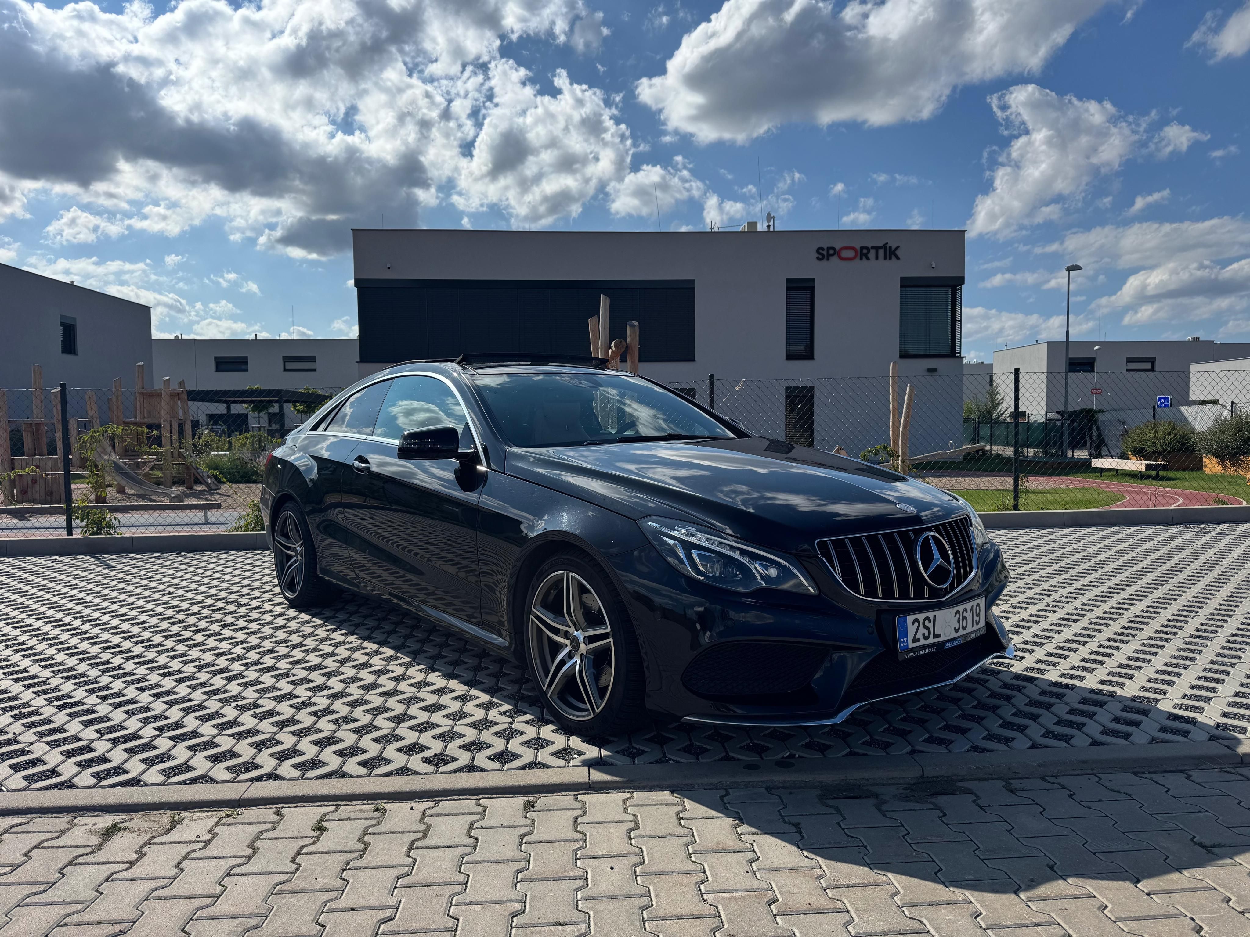 Mercedes-Benz Třídy E, Mercedes E-Class Coupe 4Matic