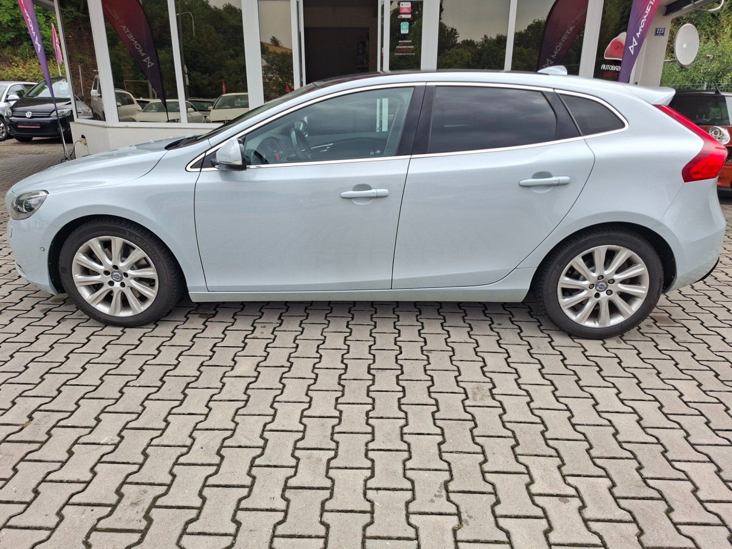 Volvo V40, 2.0D3 110kW AUT -1.MAJITEL - fotka 6