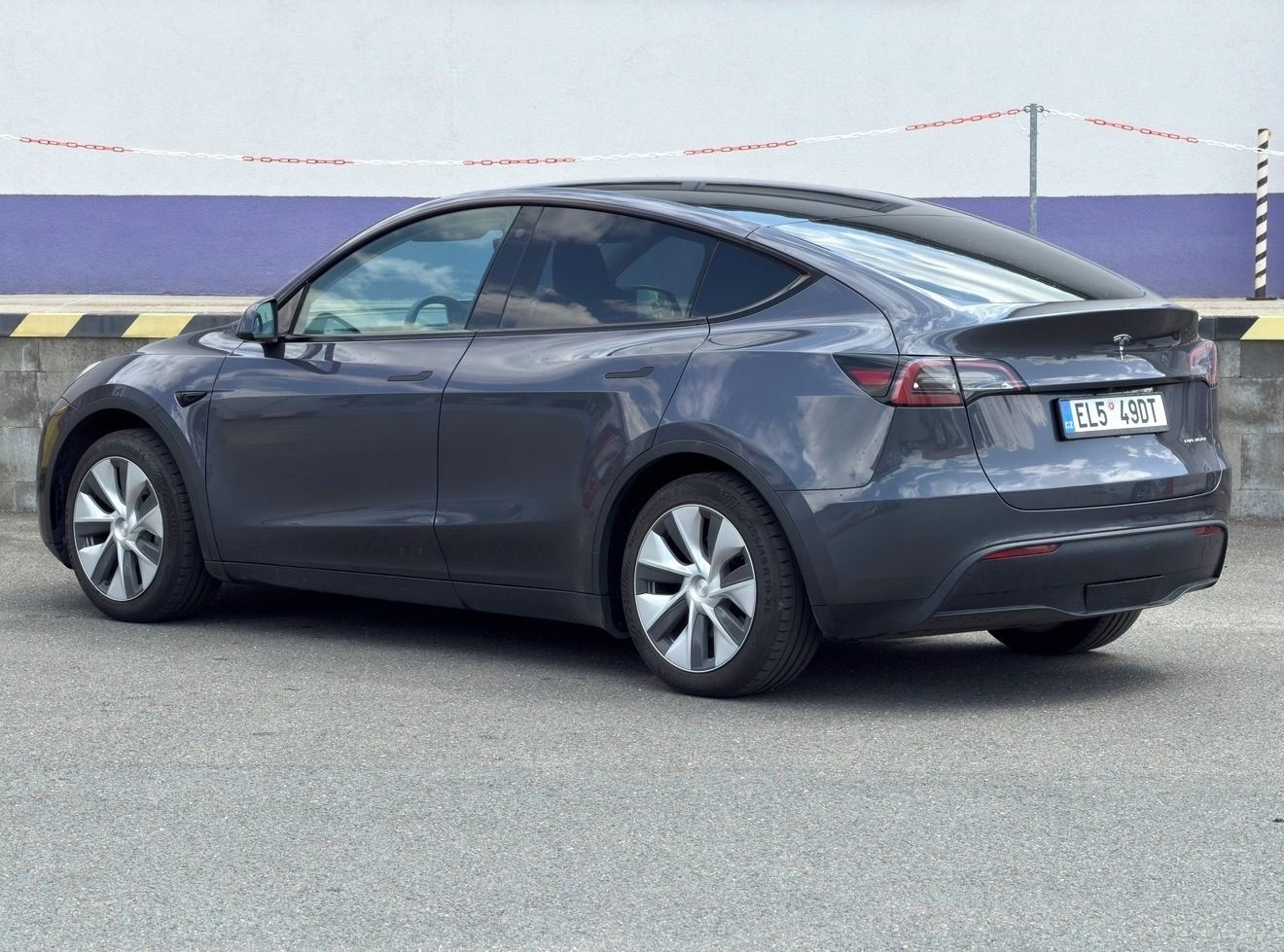 Tesla Model Y - fotka 5