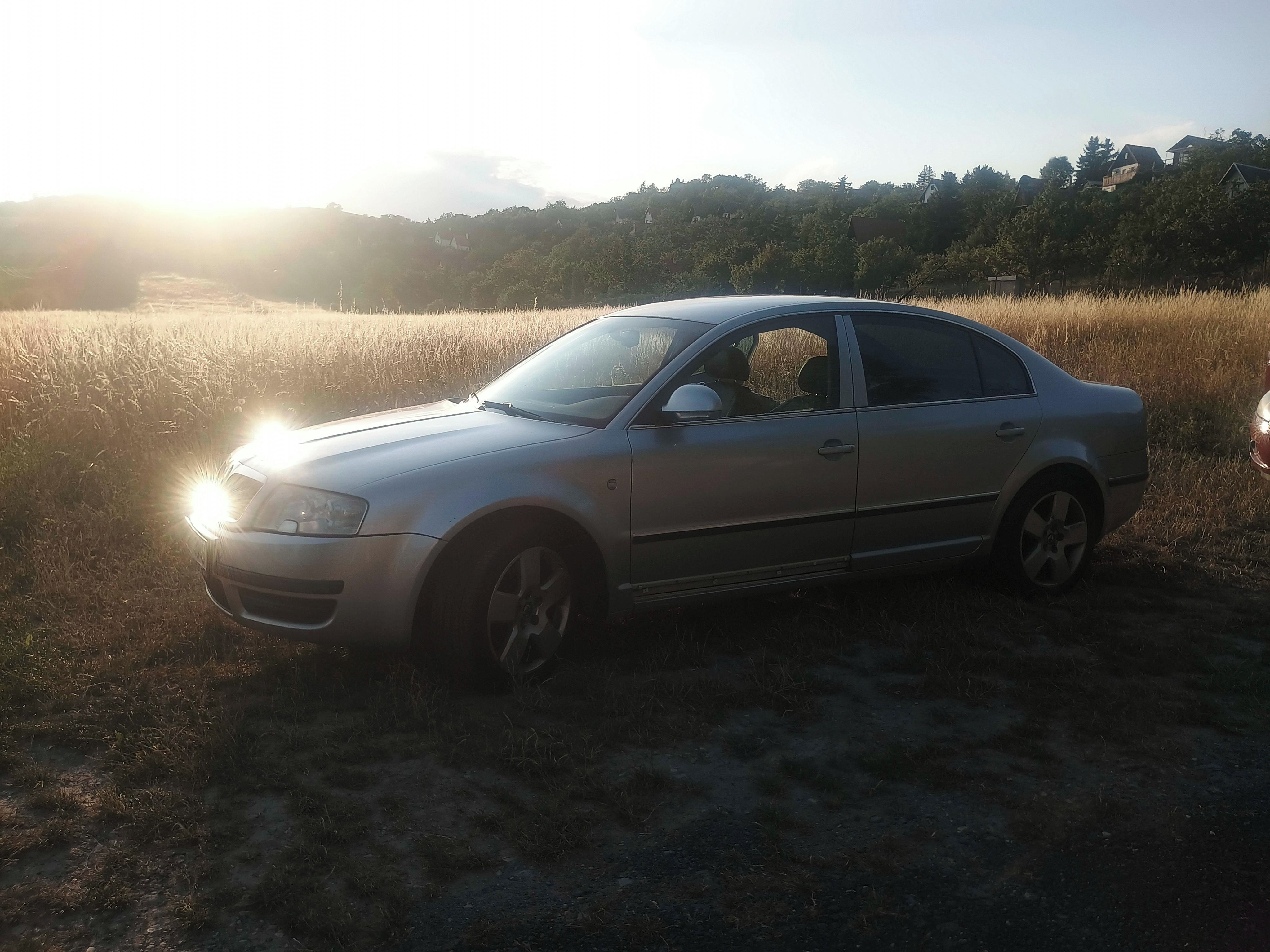 Škoda Superb, Škoda Superb 2.8 V6 142 kW - fotka 6