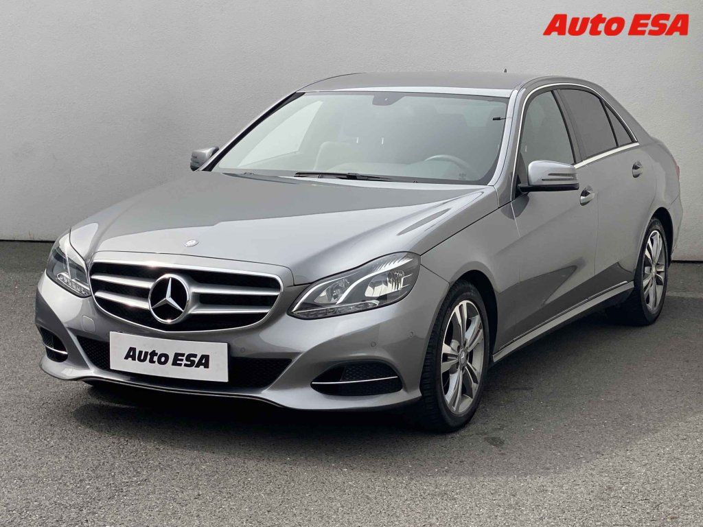 Mercedes-Benz Třídy E, 2.2 CDi e200,navi - fotka 3