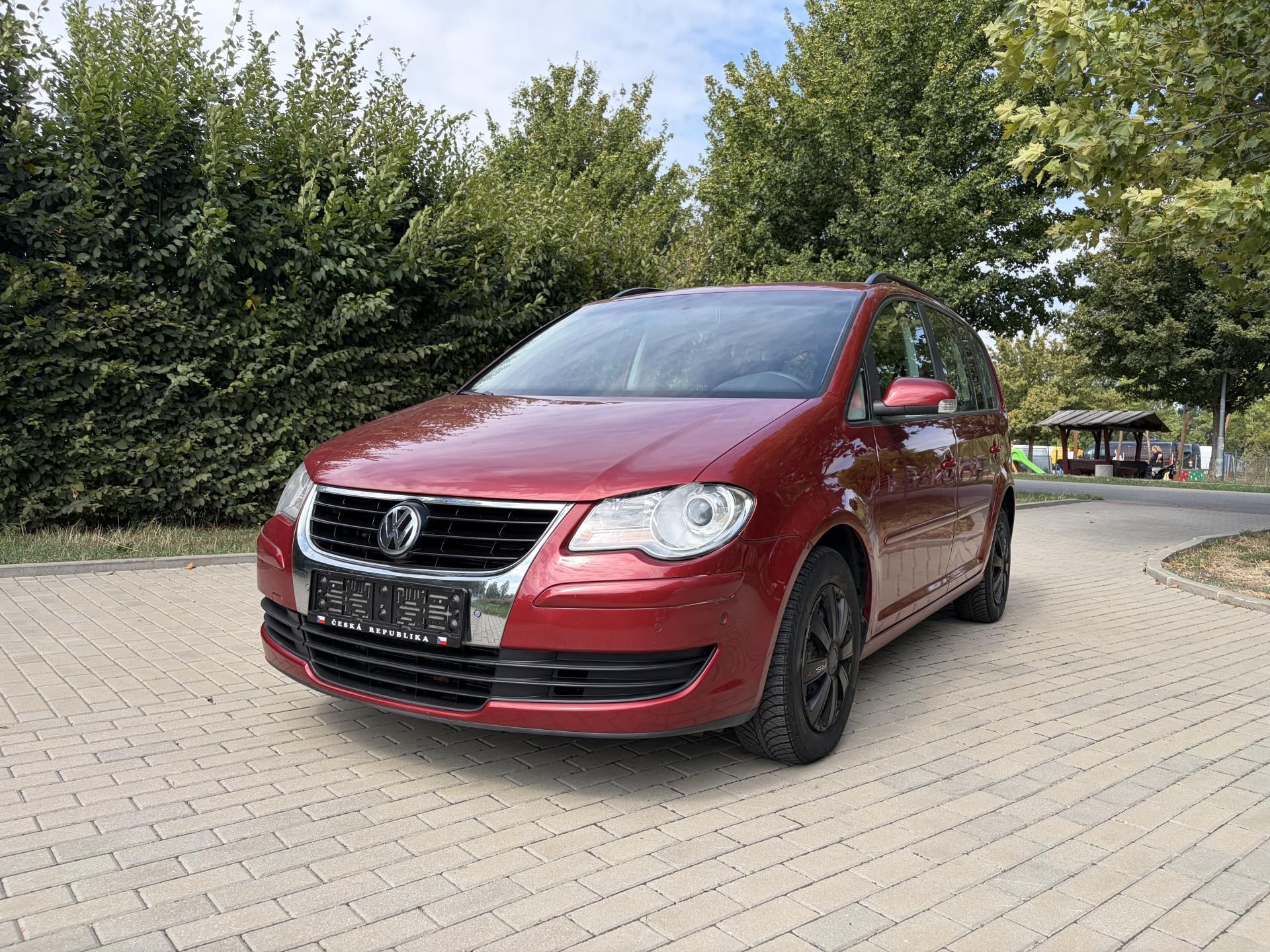 Volkswagen Touran, 1.6 75KW 7 míst Trendline - fotka 2
