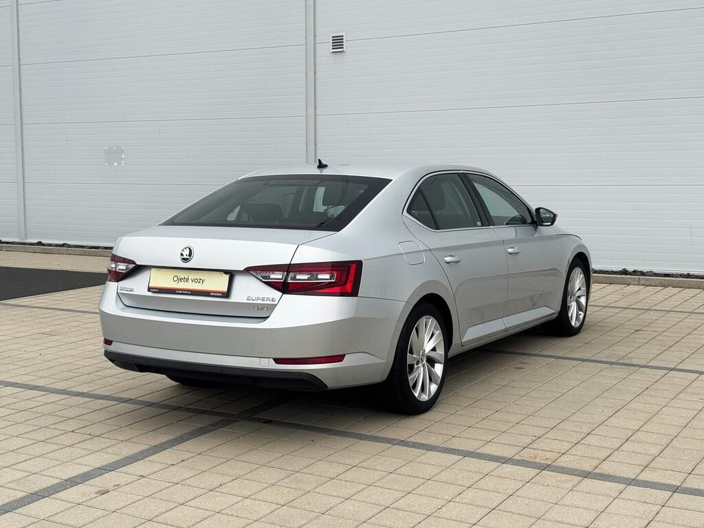Škoda Superb, Style 2.0 TDI 140 kW - fotka 5