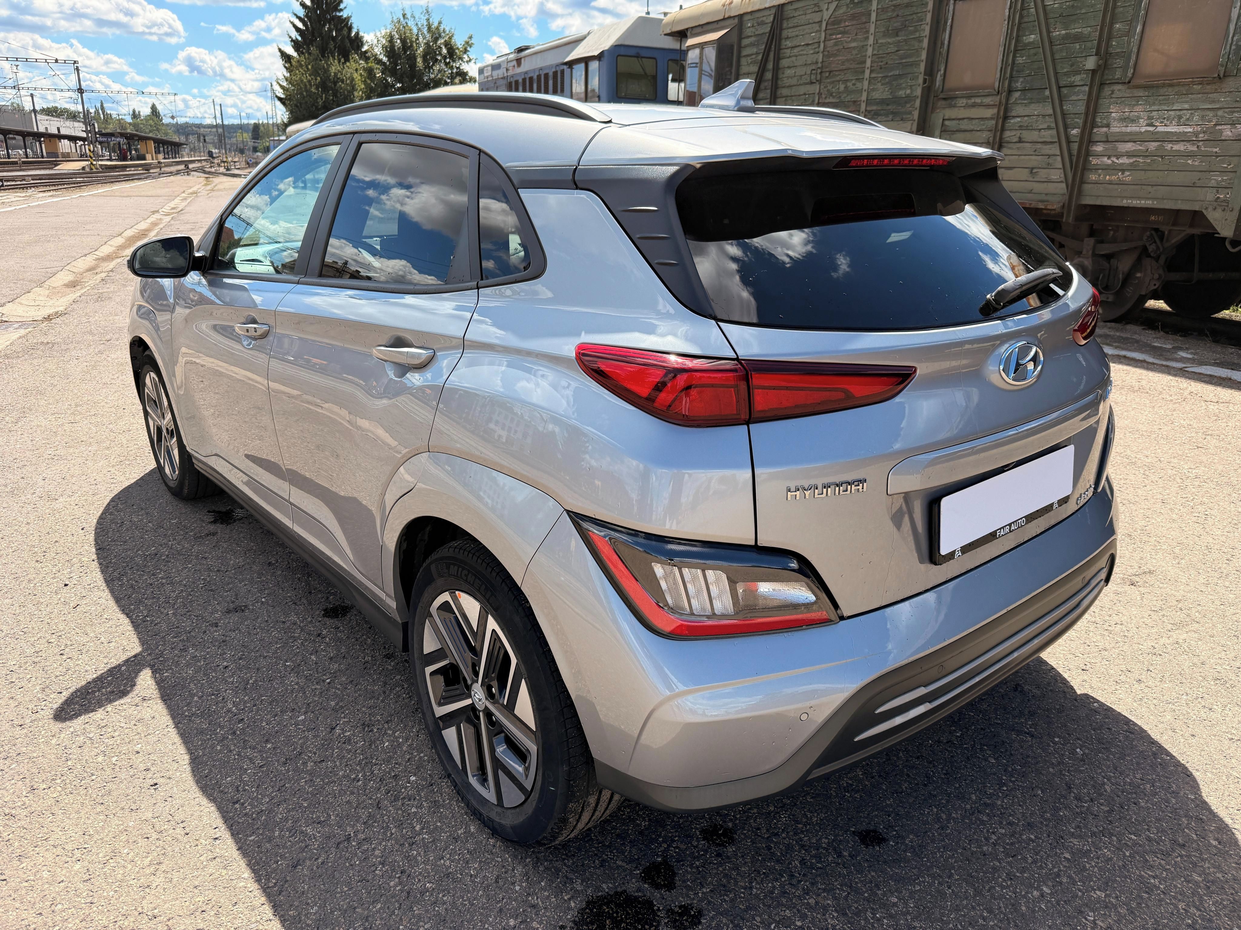 Hyundai Kona, EV 64kWh 150kW STYLE SoH 100% - fotka 5