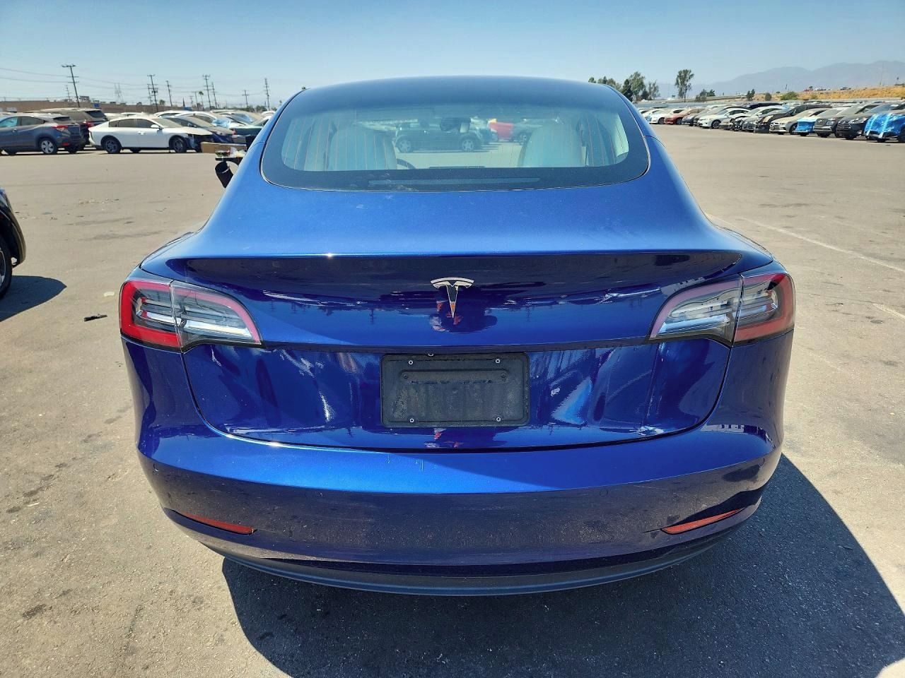 Tesla Model 3, Auto na cestě - fotka 6