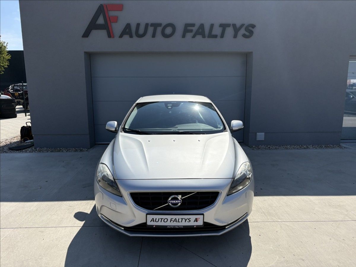 Volvo V40, 1,6 D 84 kw. Č.R. - fotka 2