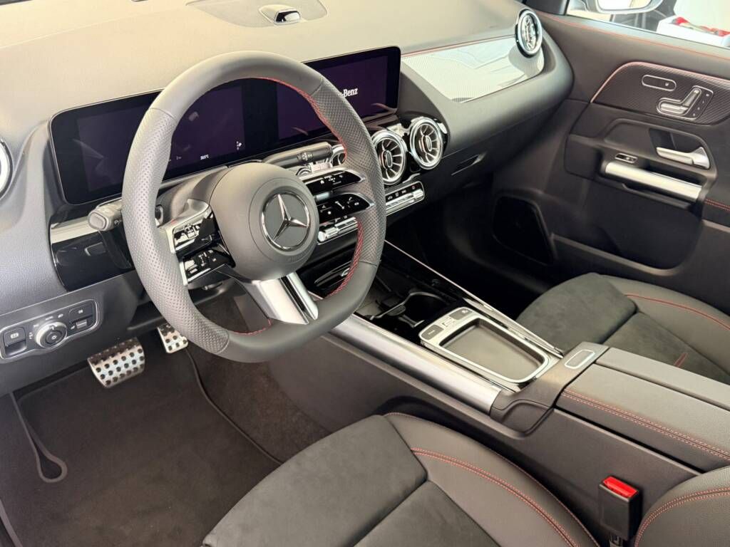 Mercedes-Benz GLA, 200 d 4M - fotka 2