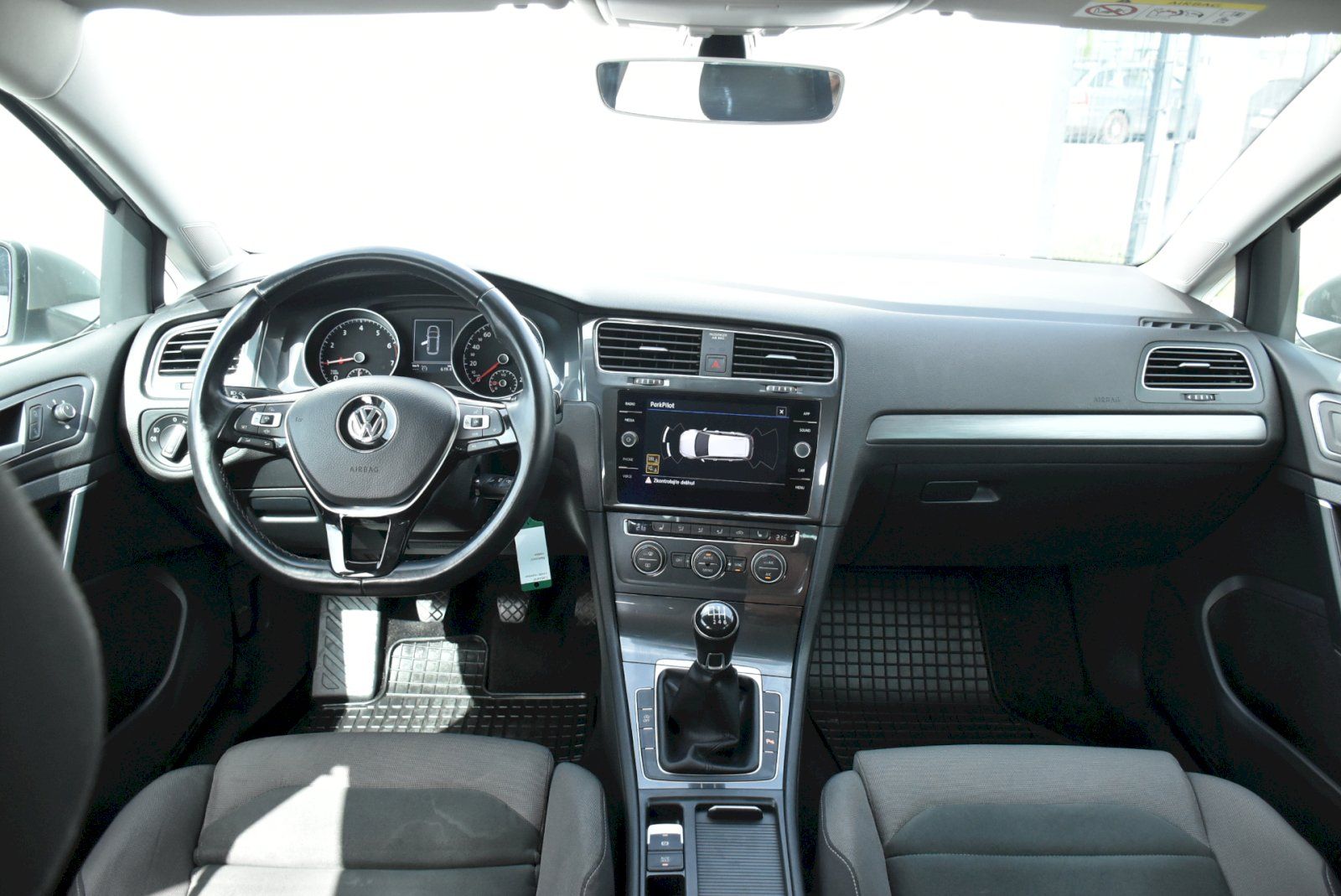 Volkswagen Golf, MARATHON EDITION 1.5 TSI 96kW - fotka 5
