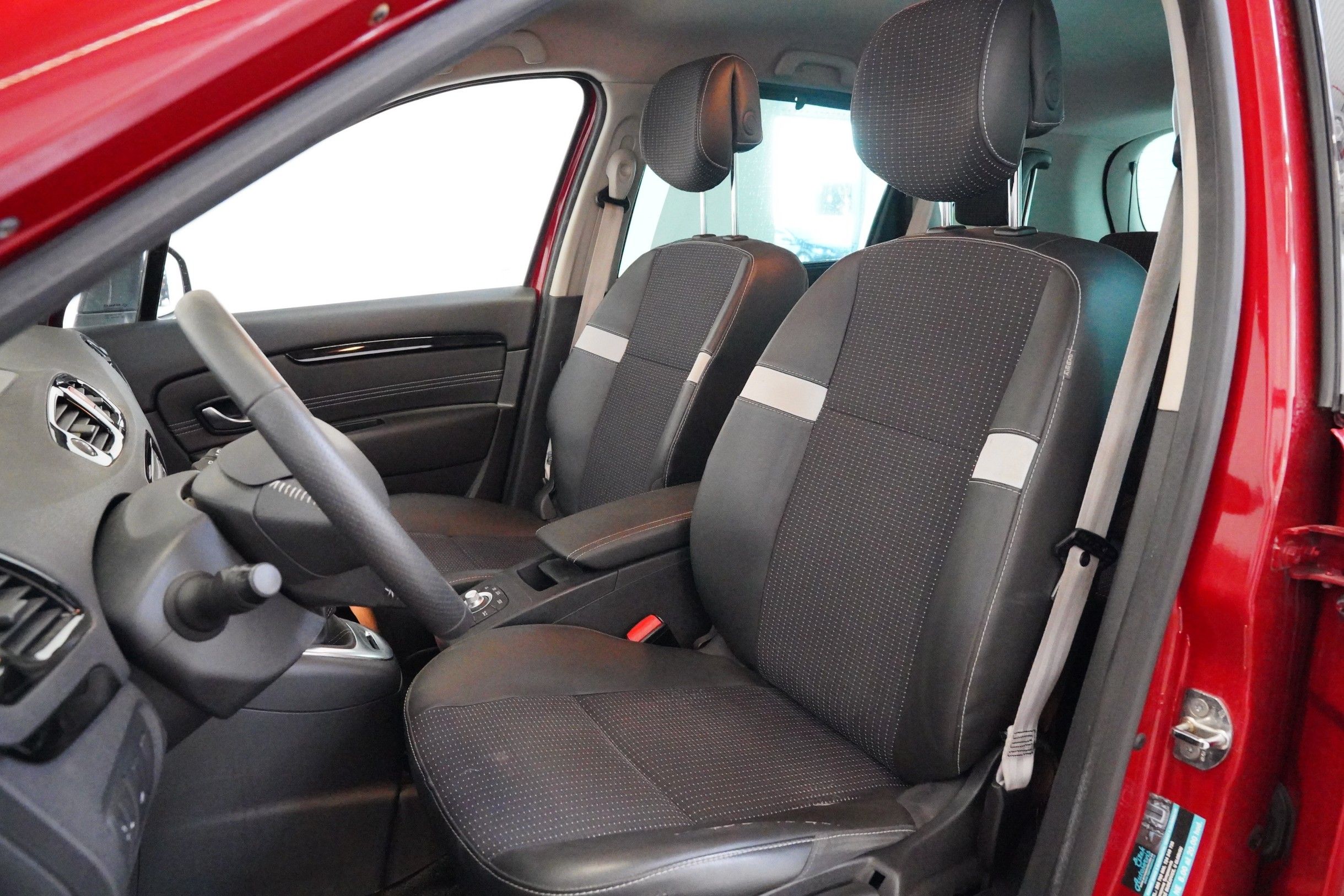 Renault Scénic, 1.9 dCi 96Kw Bose Edition - fotka 6
