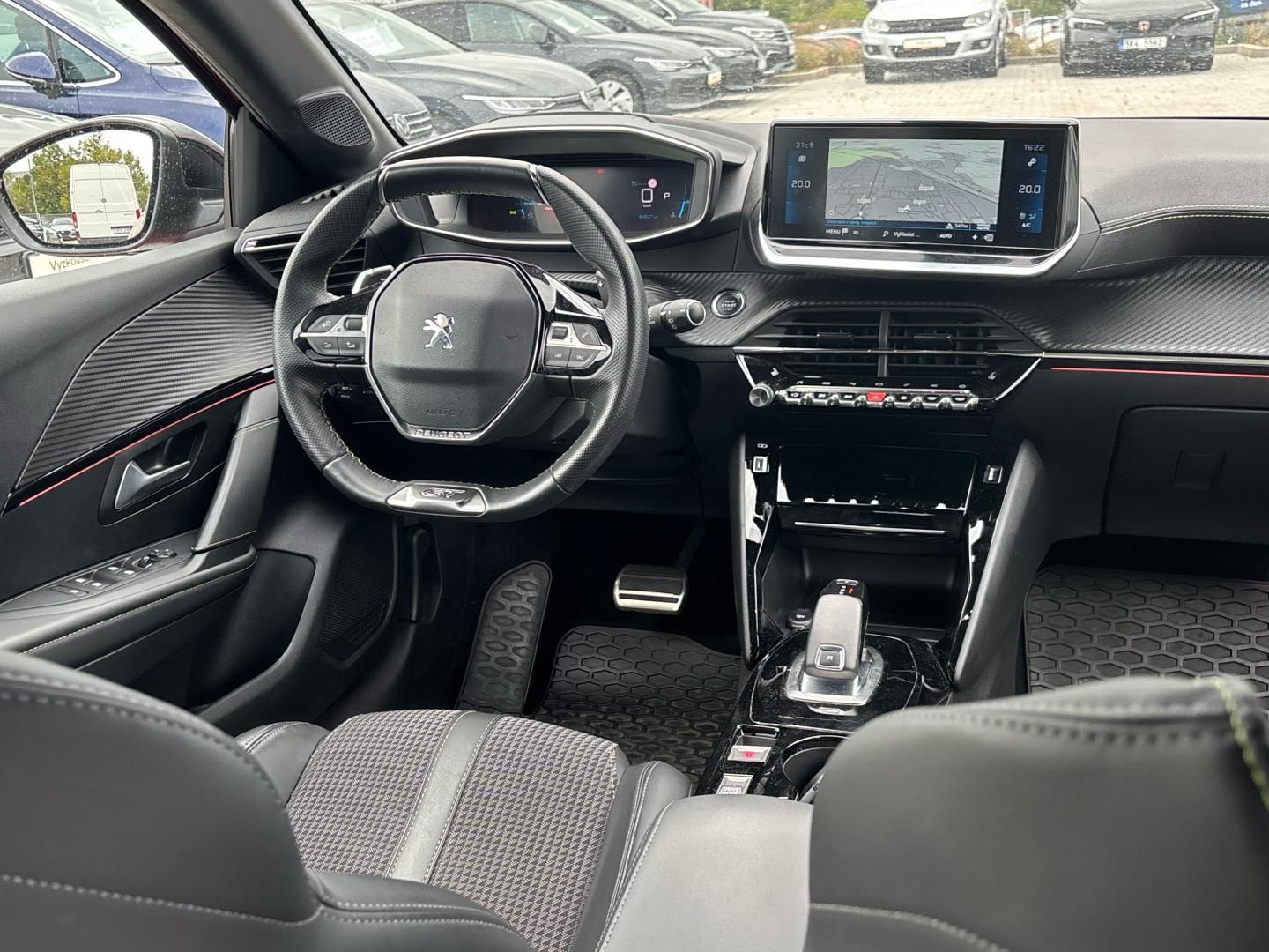 Peugeot 208, 1.2 PureTech / 74 kW GT - fotka 5