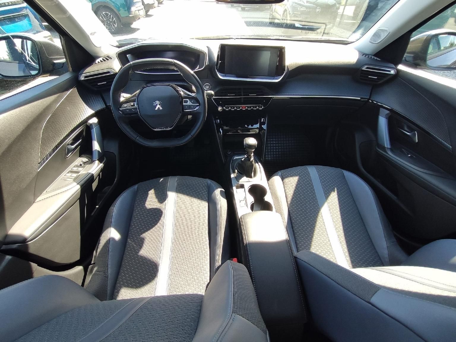 Peugeot 2008, ALLURE 1.2 100k MAN6 1.majitel - fotka 2