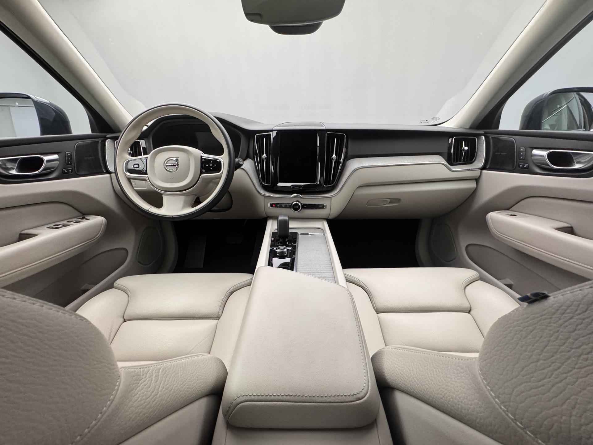 Volvo XC60, B4 AWD BRIGHT PLUS CZ 1.maj - fotka 2