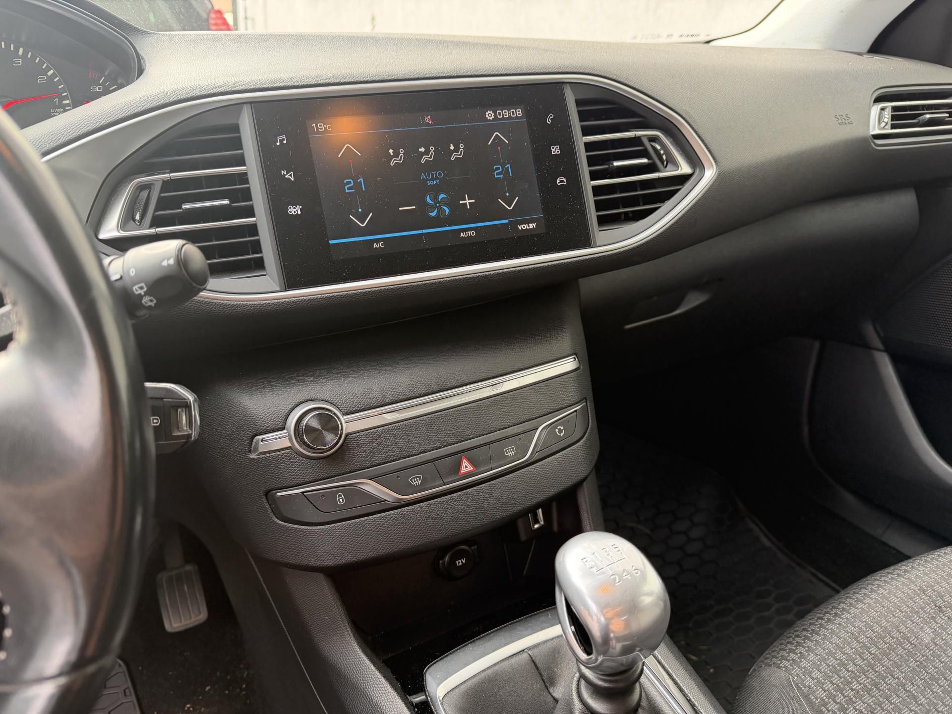 Peugeot 308, SW ACTIVE 1.2 PureTech 110 MAN - fotka 6