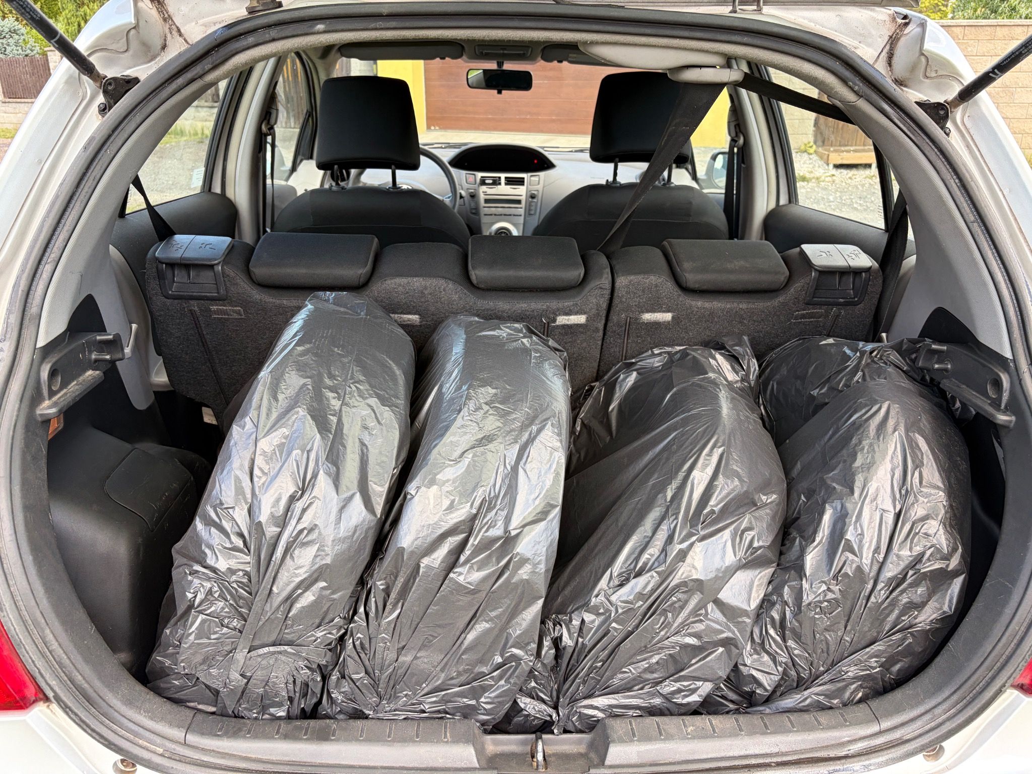 Toyota Yaris, 1.0 VVT-i, Parkovací senzory, - fotka 5