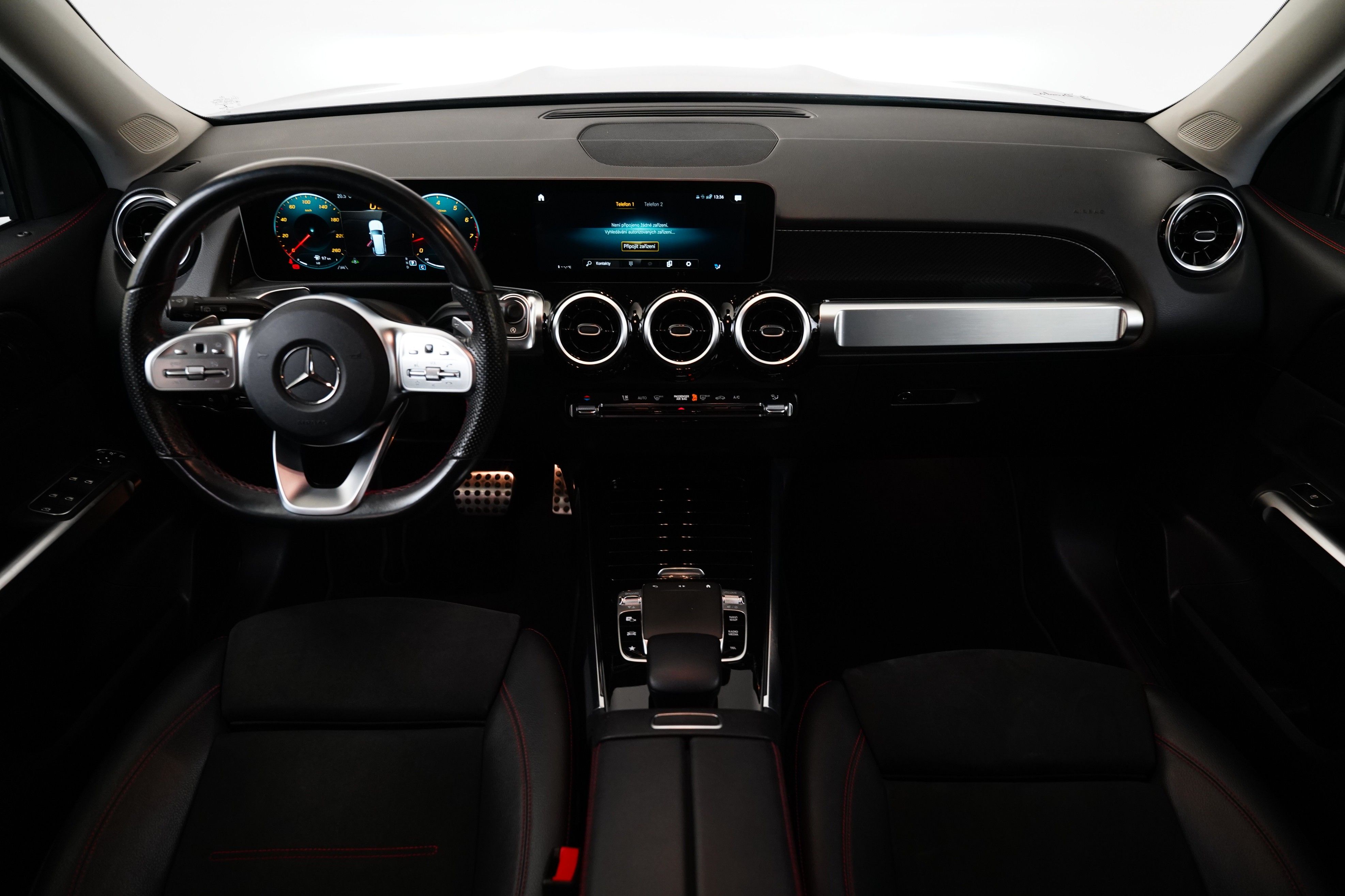 Mercedes-Benz GLB, 250 165 kW 4MATIC AMG Line - fotka 5