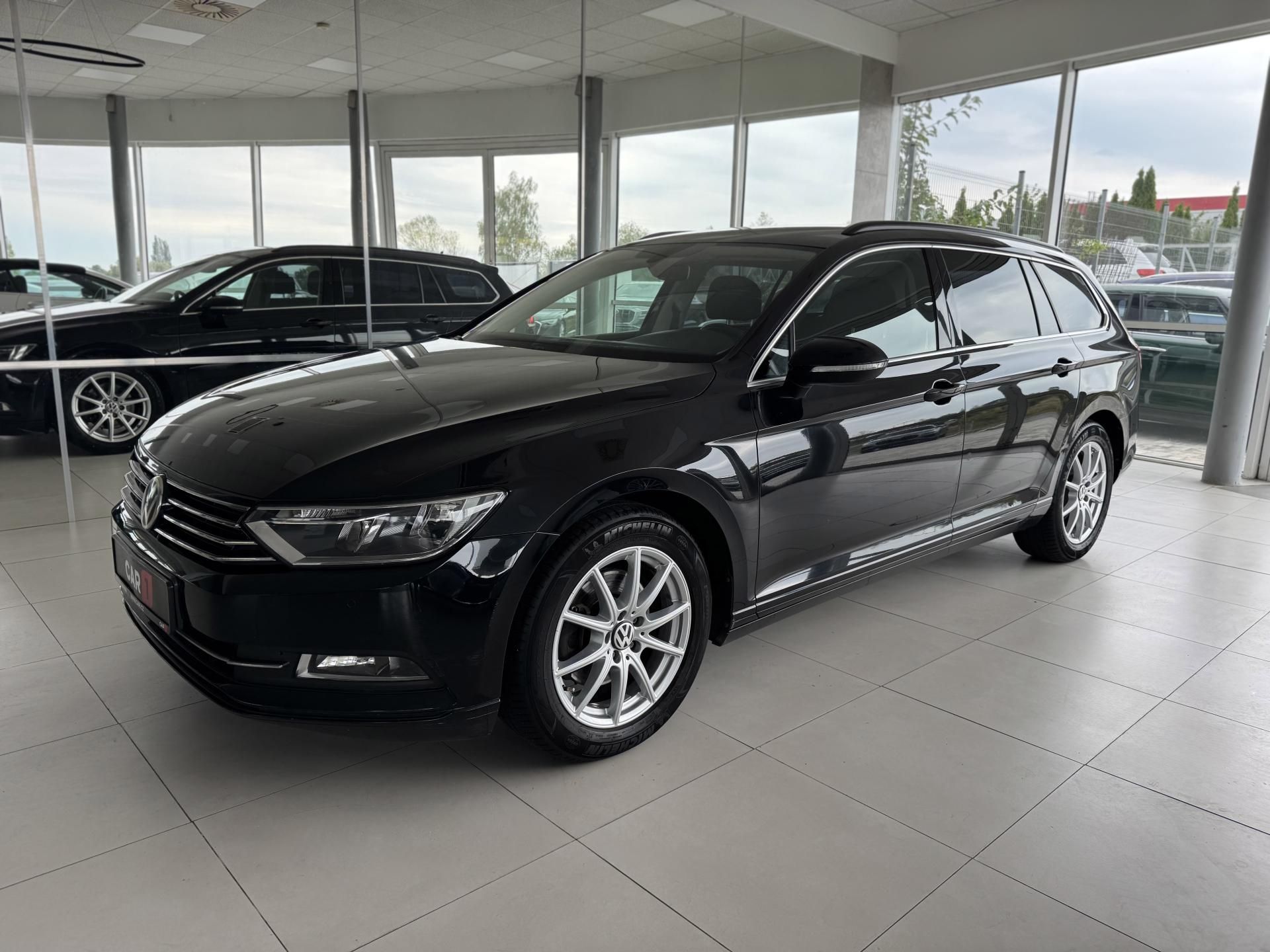 Volkswagen Passat, 1,6TDI DSG*ComfortLine*ACC*Nav - fotka 2