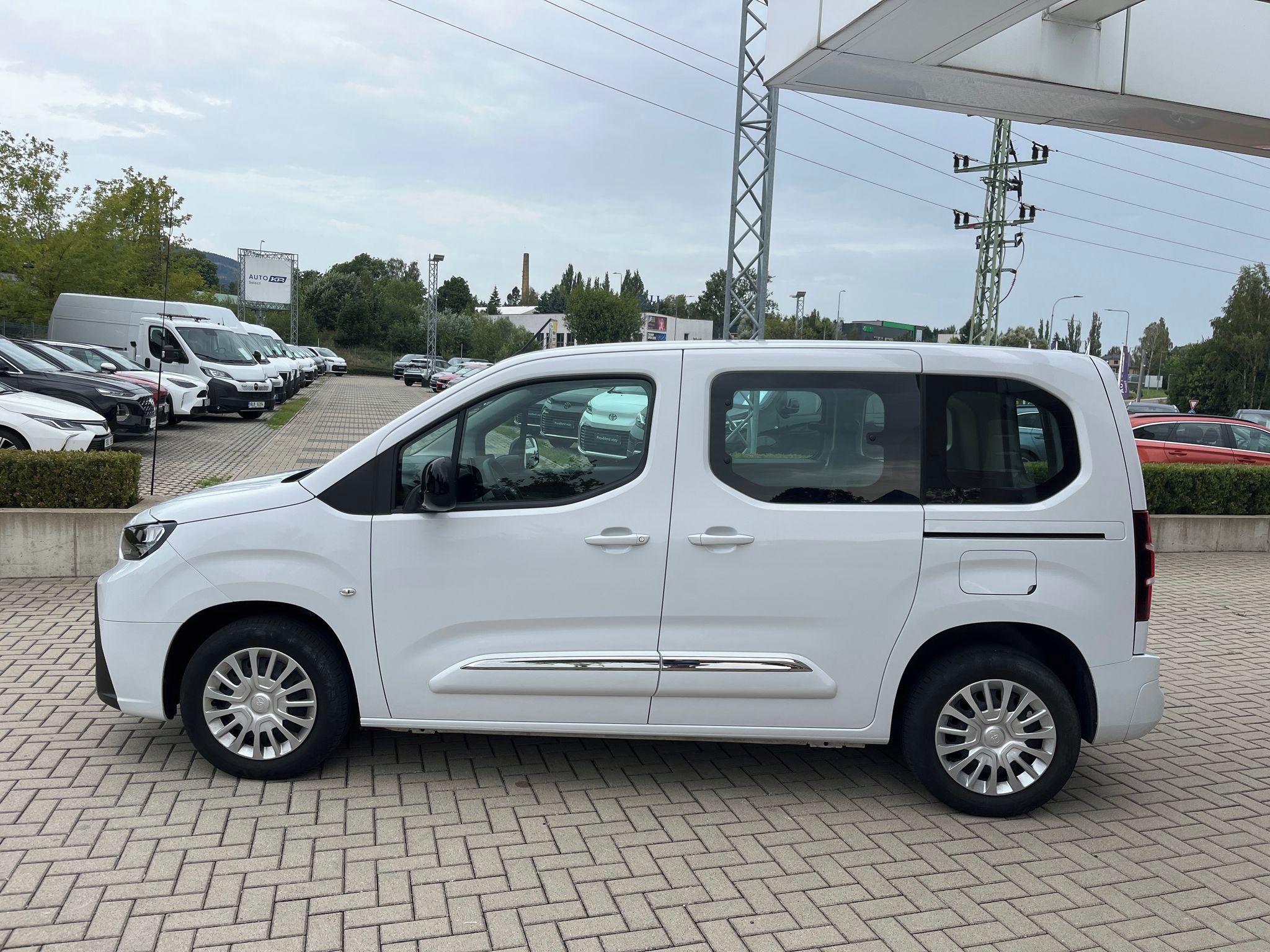 Toyota Proace City Verso, 1.5 D4-D 100k Business L1 6MT - fotka 3