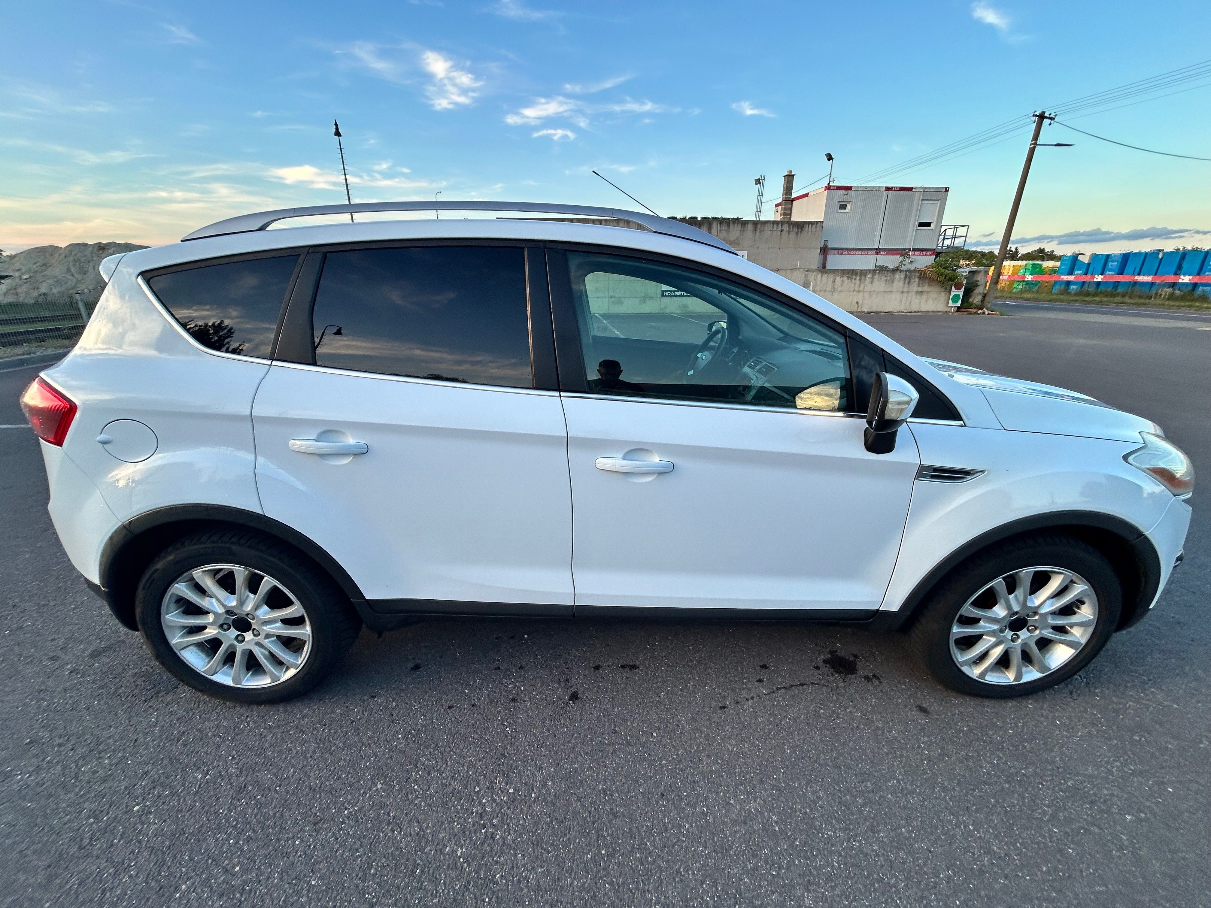 Ford Kuga, 2.0TDCi 100 kW ČR po servisu - fotka 4
