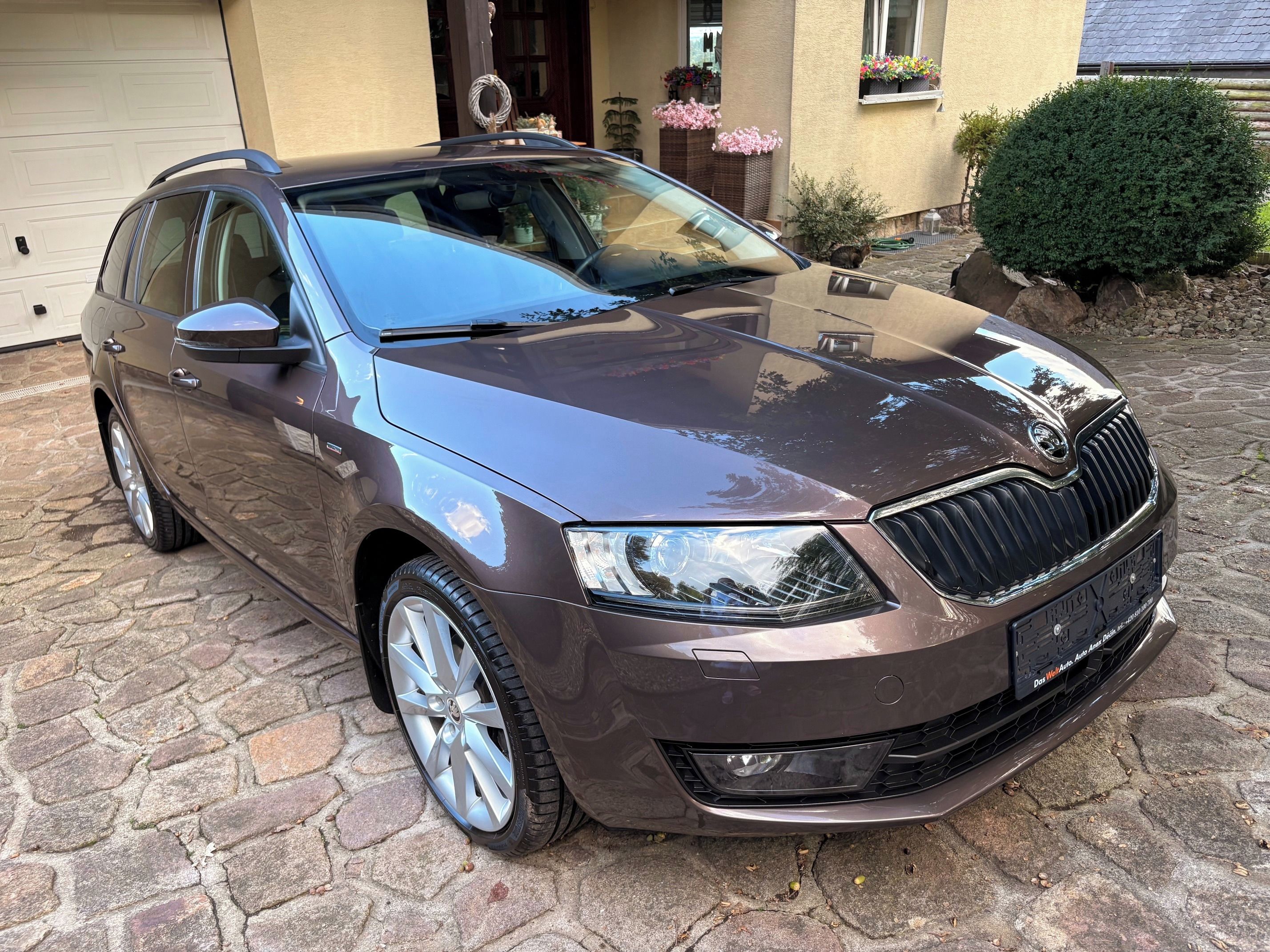 Škoda Octavia, 1,4 TSI 110kW - JOY - Xenony - fotka 3
