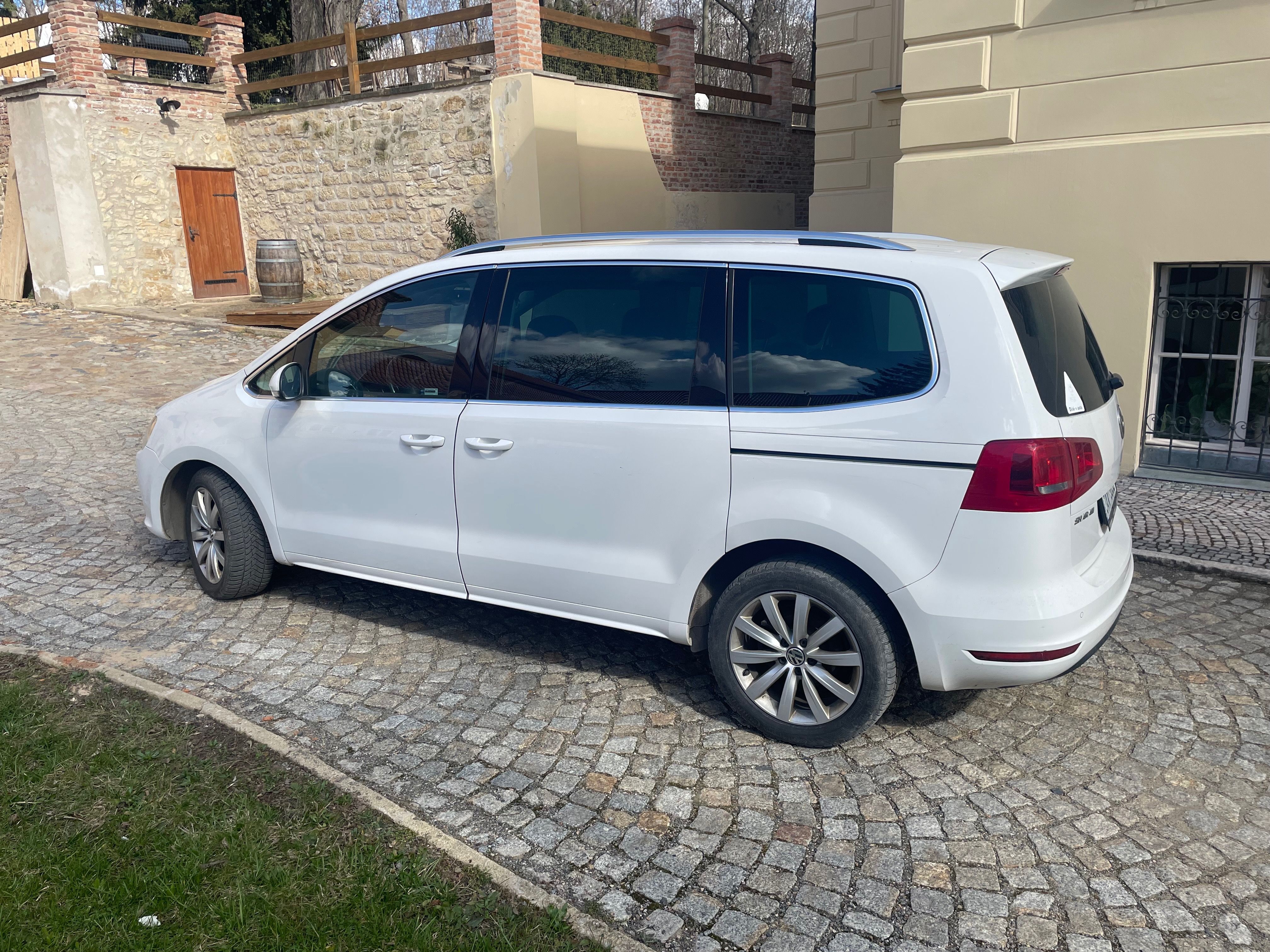 Volkswagen Sharan, 2.0 TDi, Highline, 4x4, tažné - fotka 2