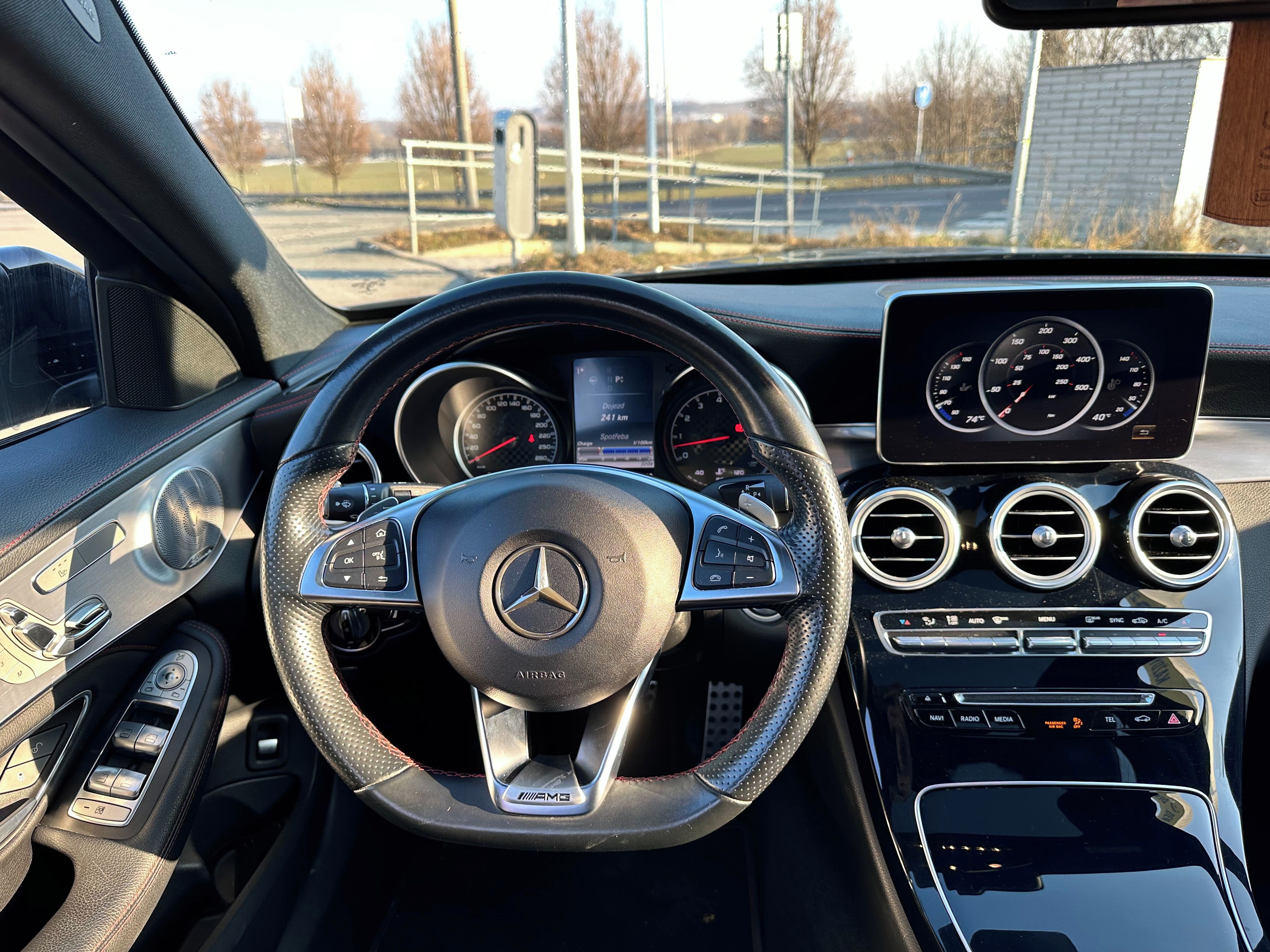 Mercedes-Benz Třídy C, Mercedes-Benz C450 AMG 270kW - fotka 5