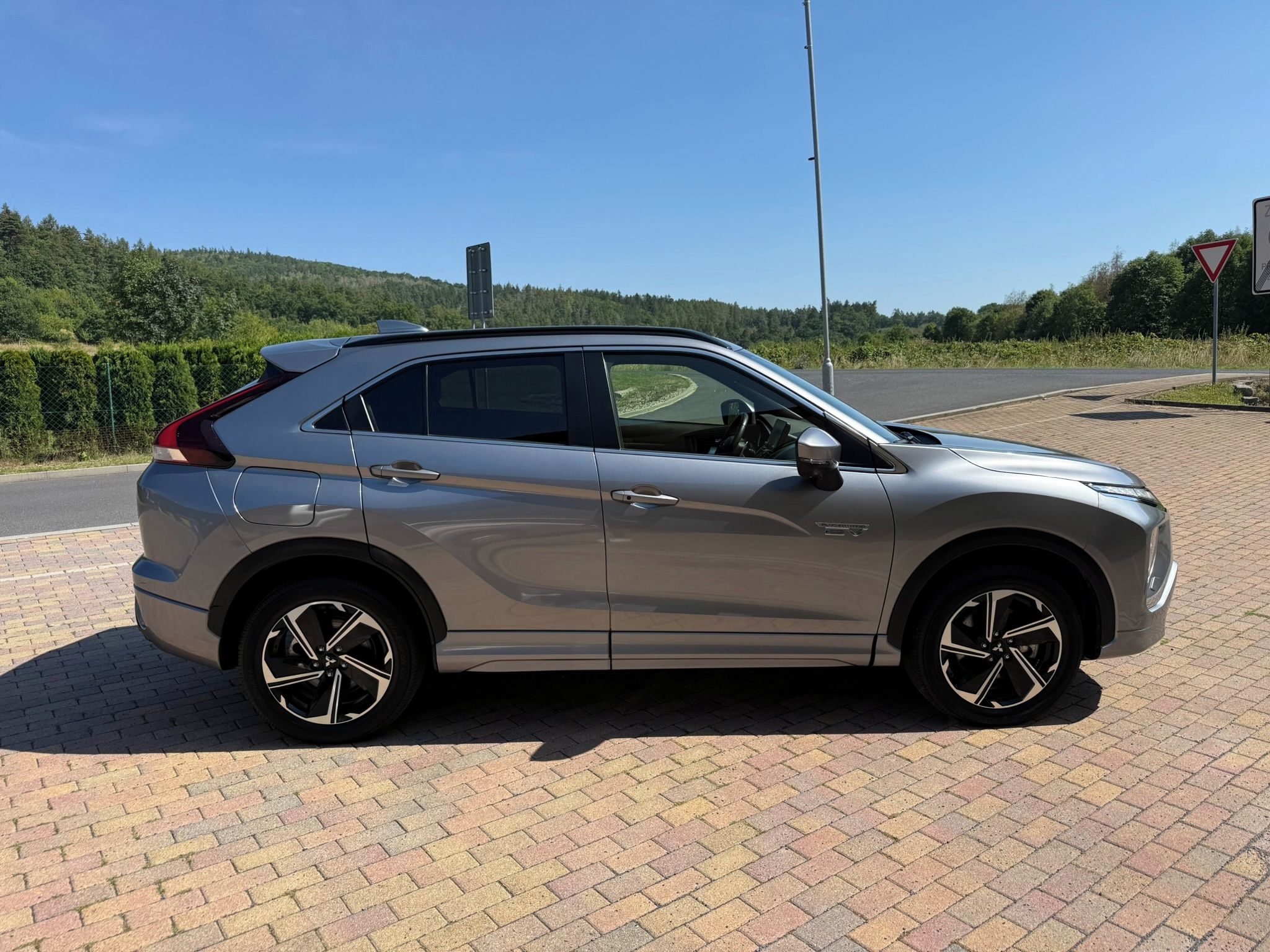 Mitsubishi Eclipse Cross, 2.4 PHEV 138kW 4x4 ZÁRUKA - fotka 6