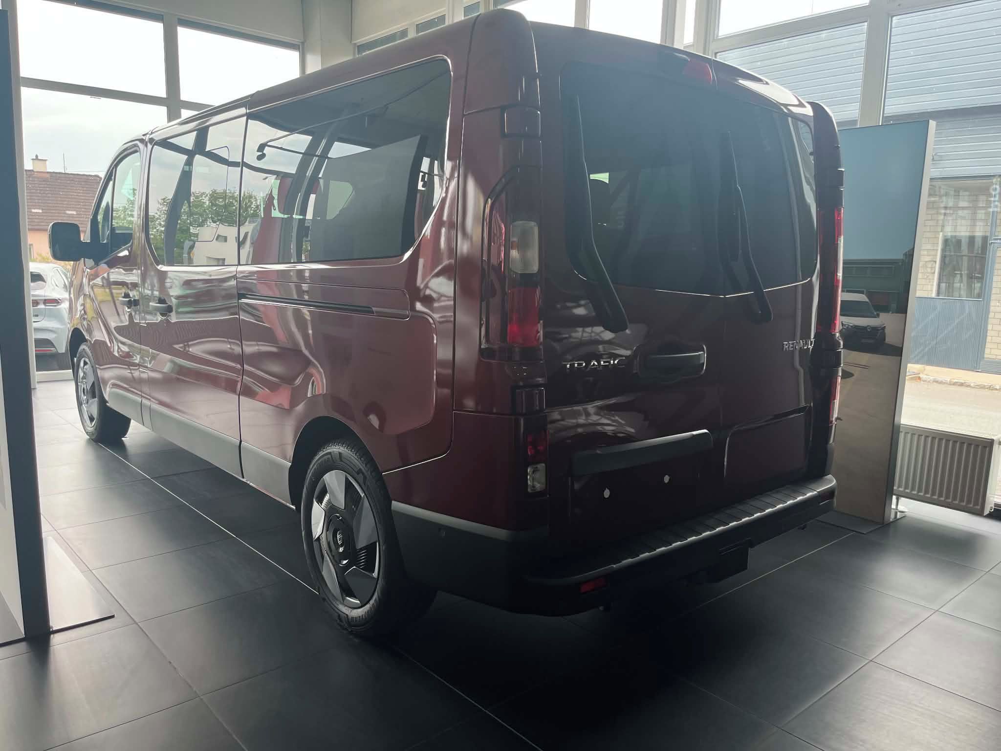 Renault Trafic, L2 Equilibre Blue dCi 150 8 mí - fotka 6