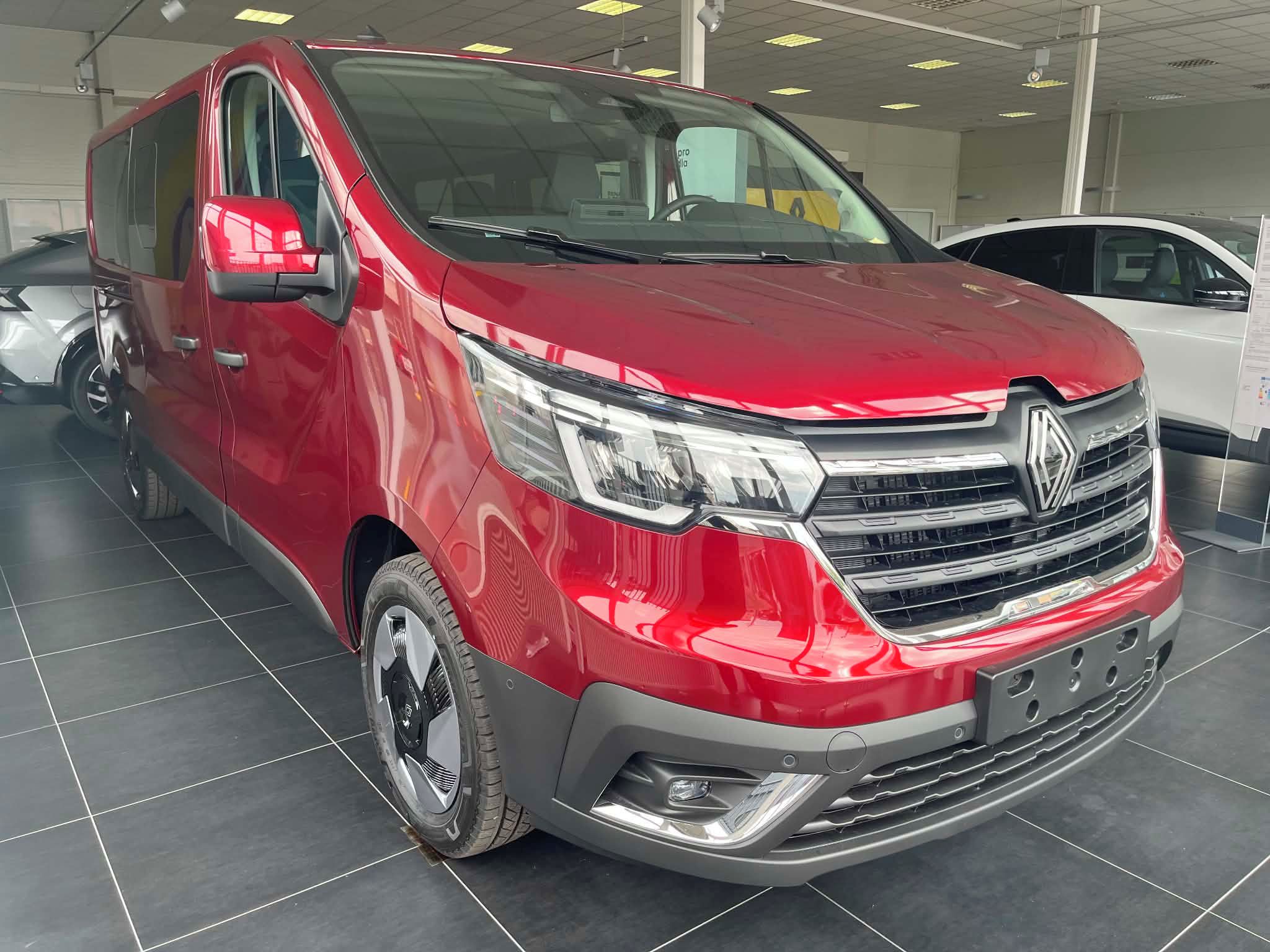 Renault Trafic, L2 Equilibre Blue dCi 150 8 mí - fotka 3