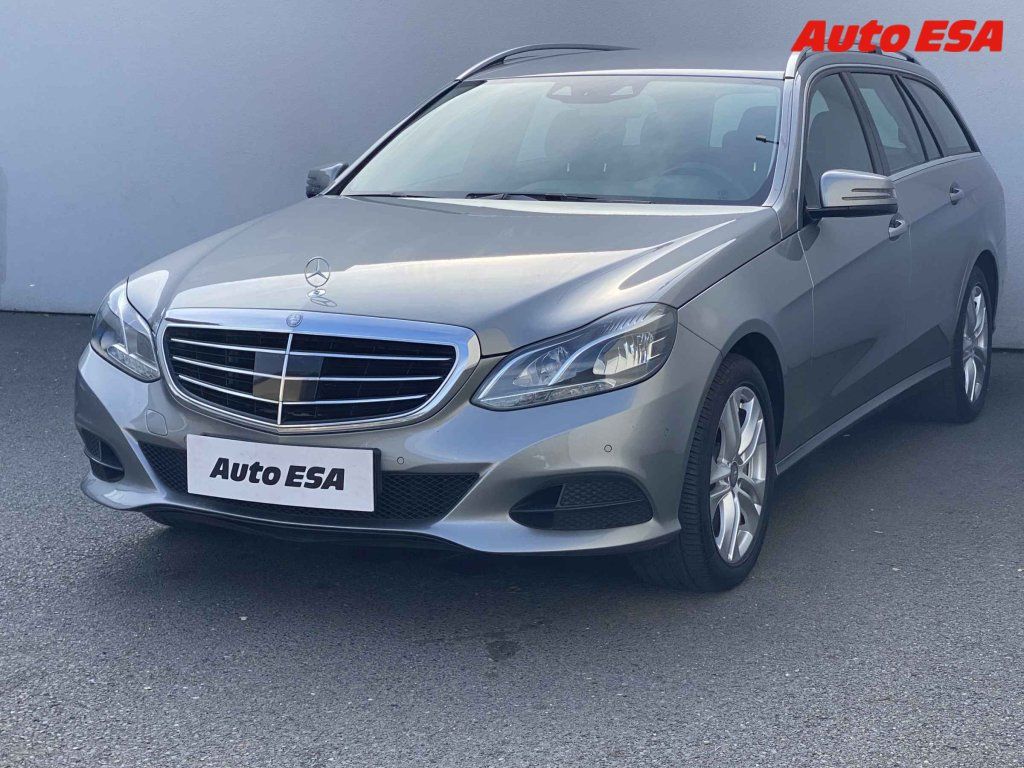 Mercedes-Benz Třídy E, 2.1 D E200,Avantgarde,AT - fotka 3