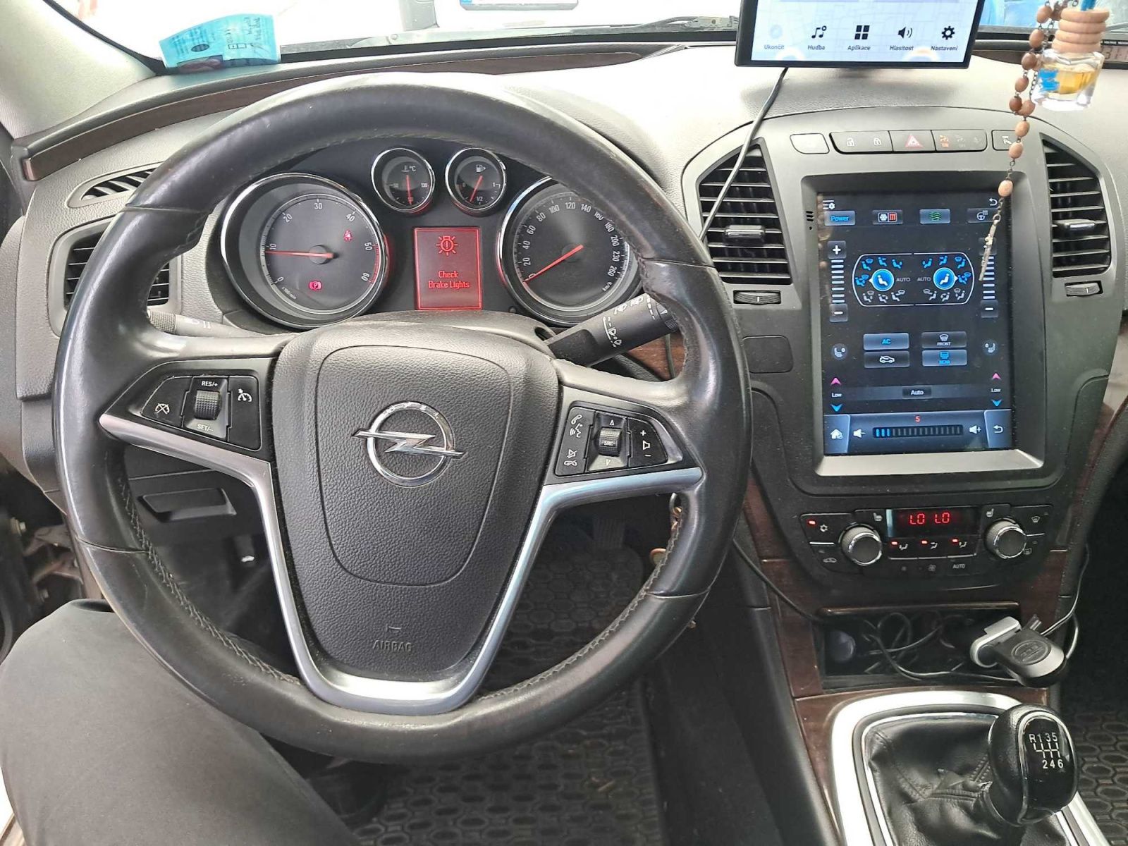 Opel Insignia, 2.0 CDTI, Tažné - fotka 3