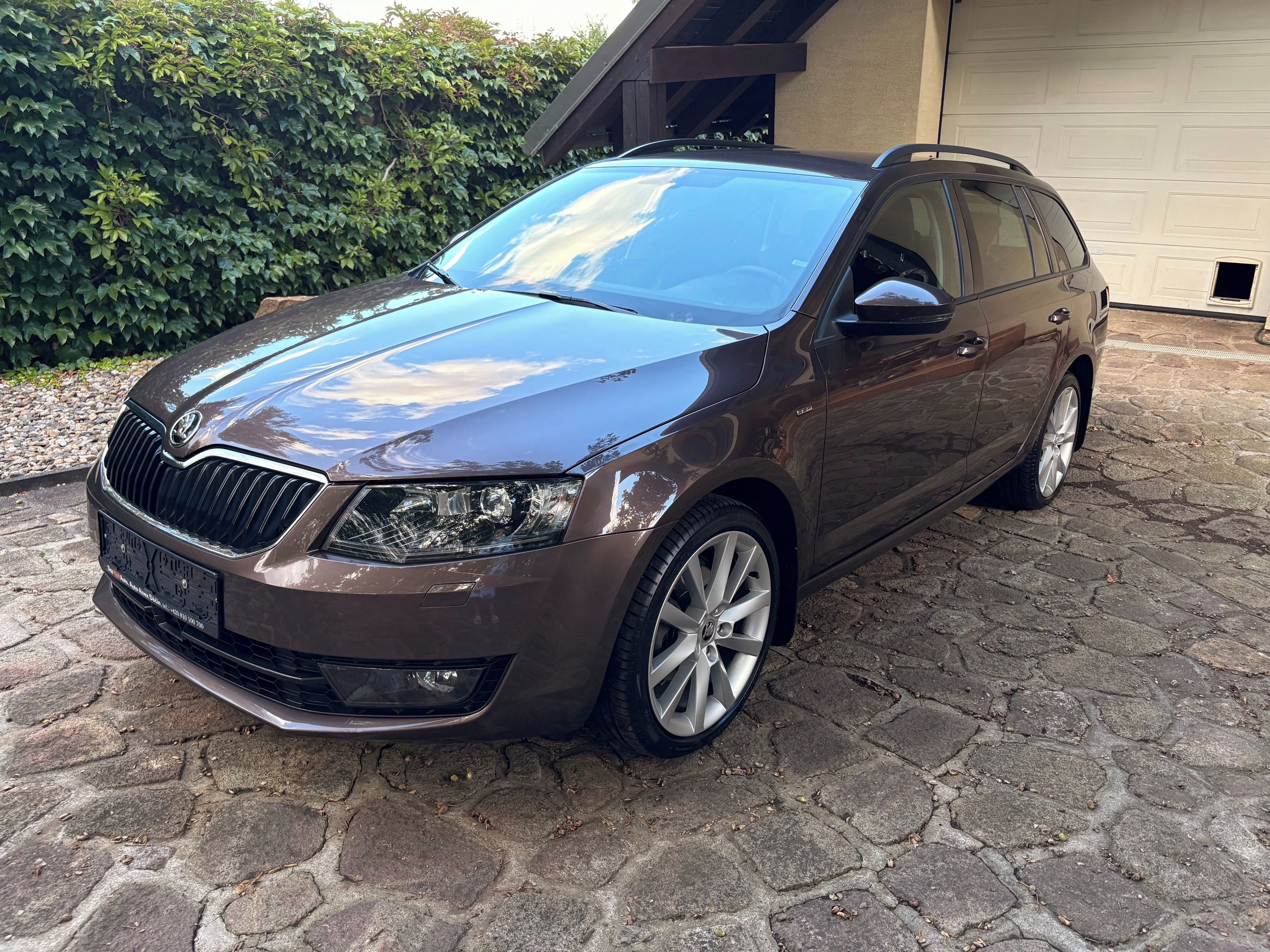 Škoda Octavia, 1,4 TSI 110kW - JOY - Xenony
