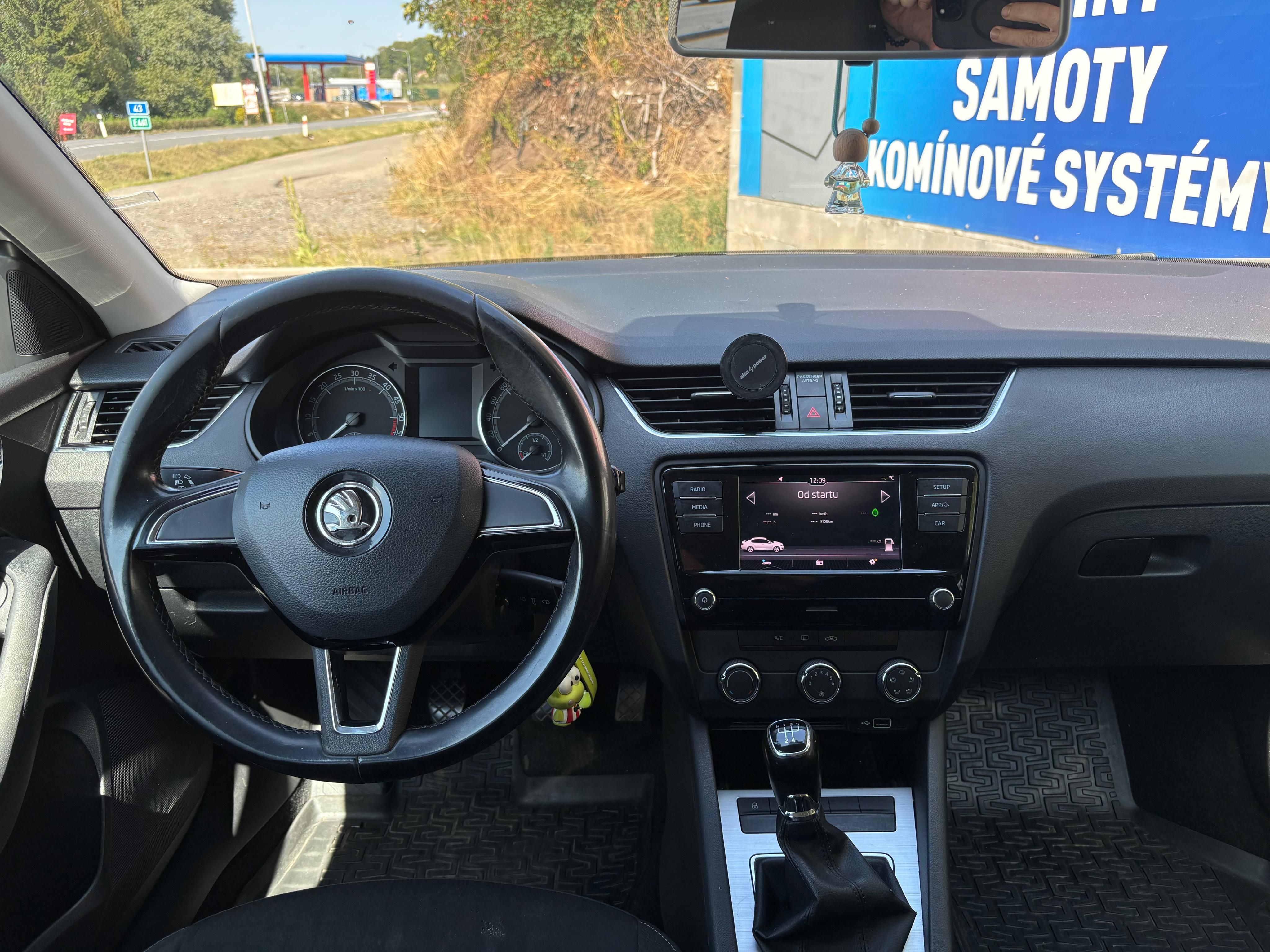 Škoda Octavia, 1.6 TDI, 85 kW, servisováno - fotka 5