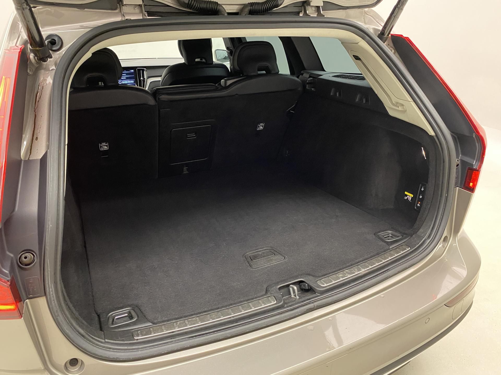 Volvo V60, D4 MOMENTUM AUT - fotka 6