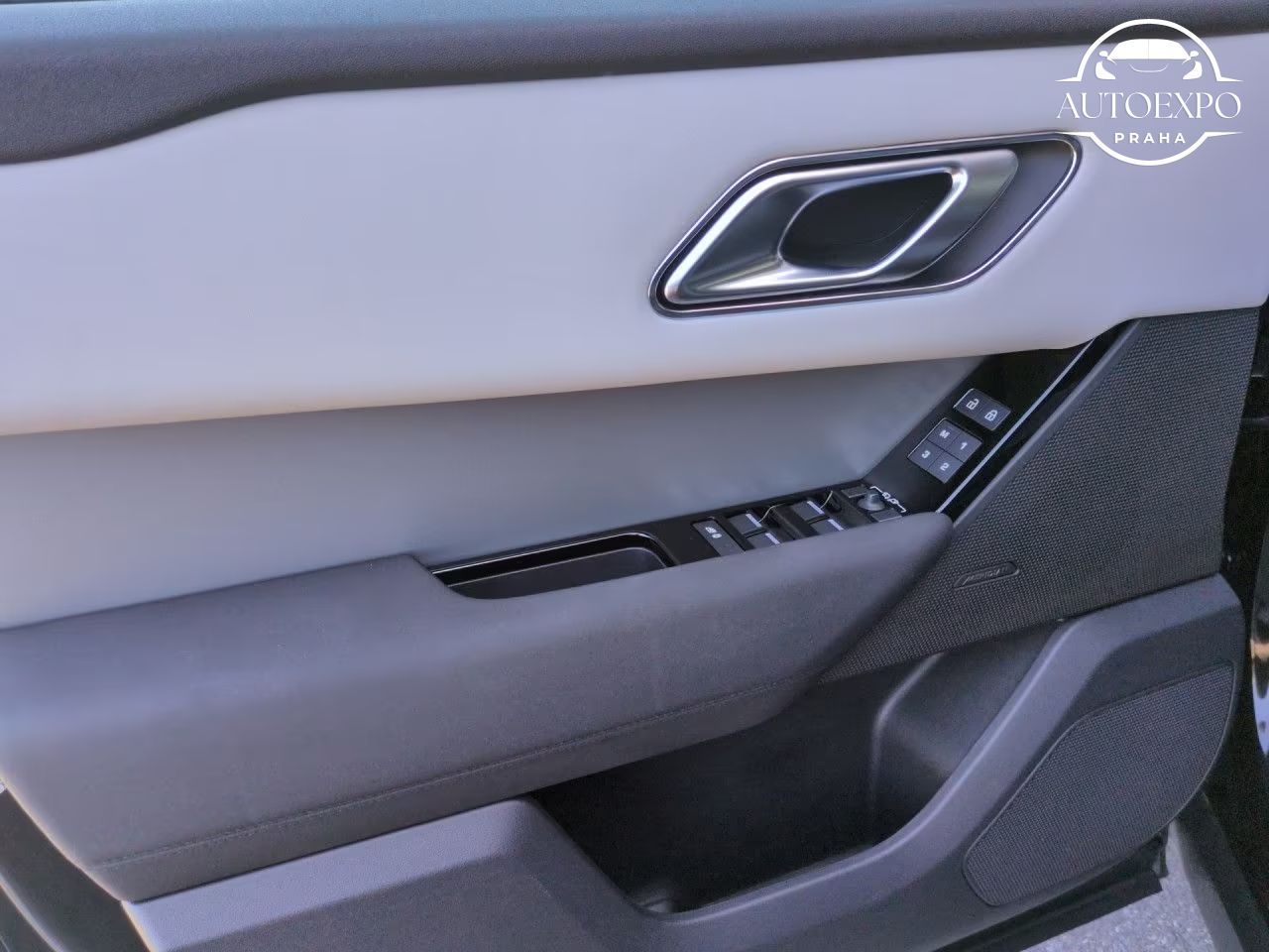 Land Rover Range Rover Velar, P250 S závěs Winter-Paket - fotka 4