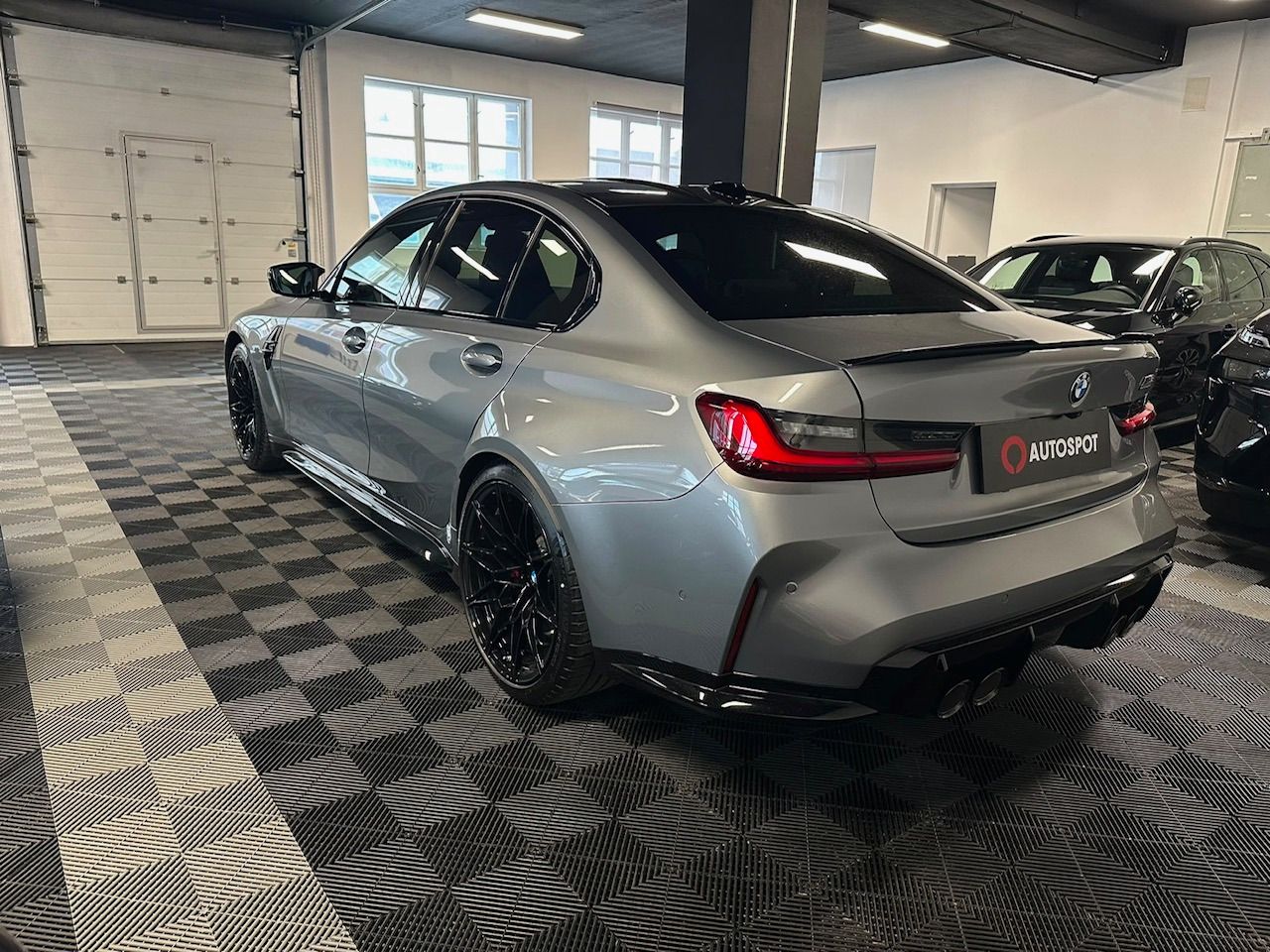 BMW M3, Competition xDrive M - fotka 6