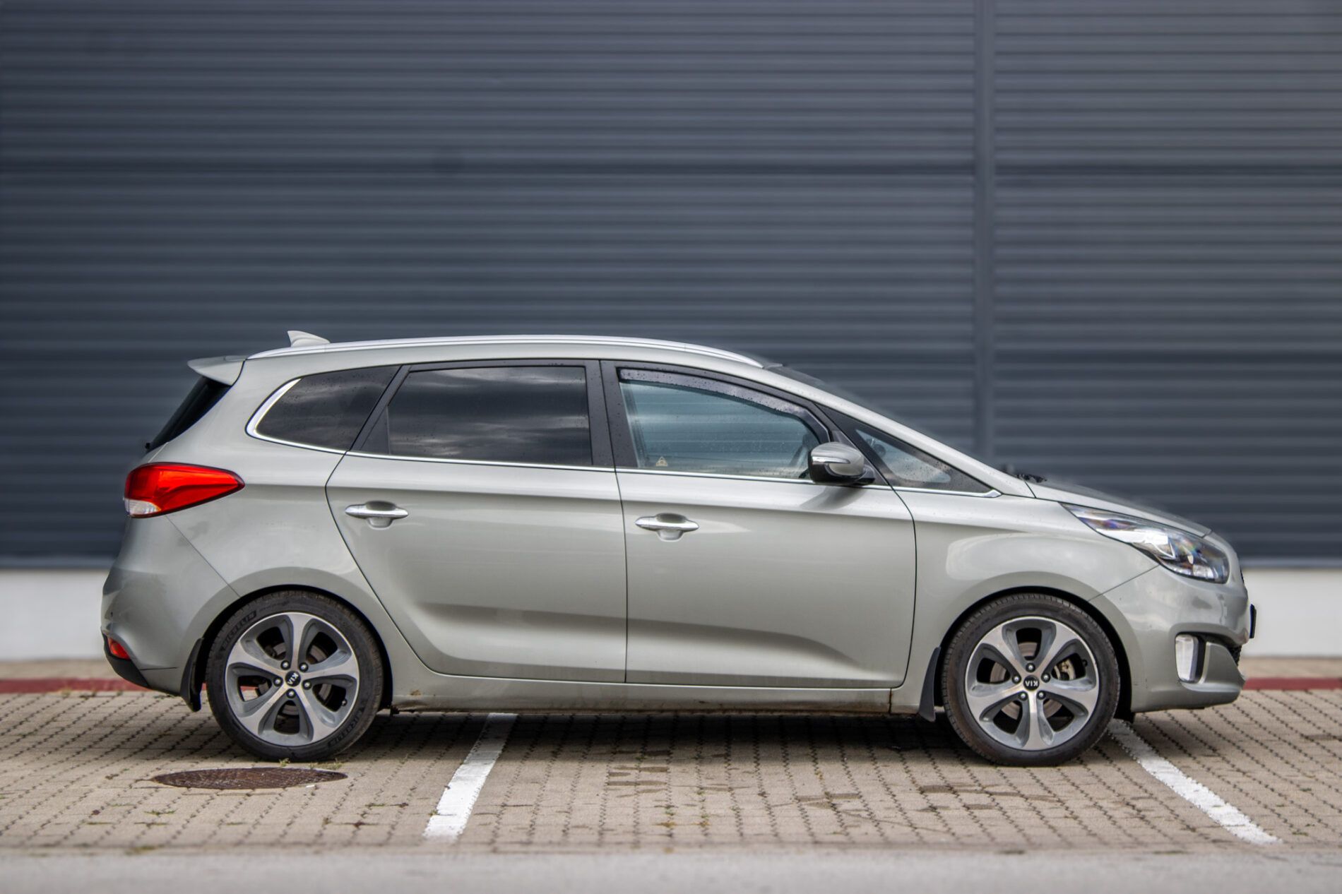 Kia Carens - fotka 4