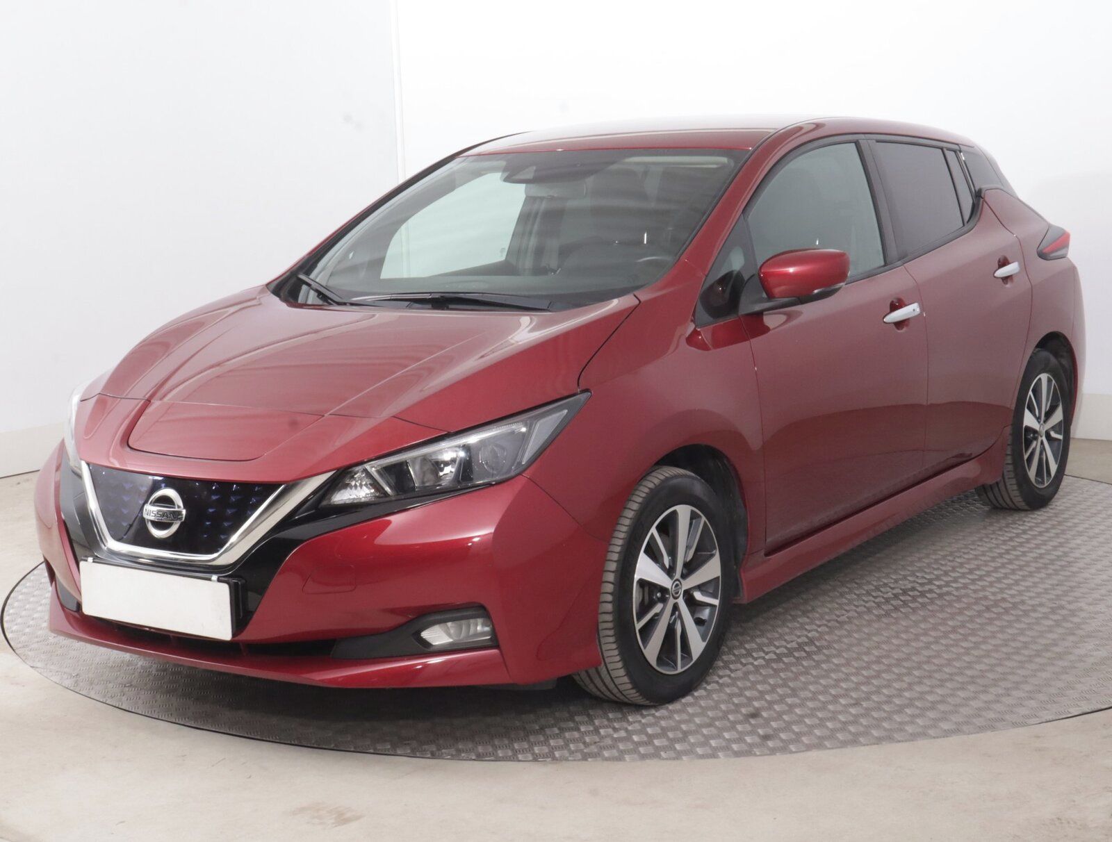 Nissan LEAF, 40 kWh, SoH 90%, Automat - fotka 2