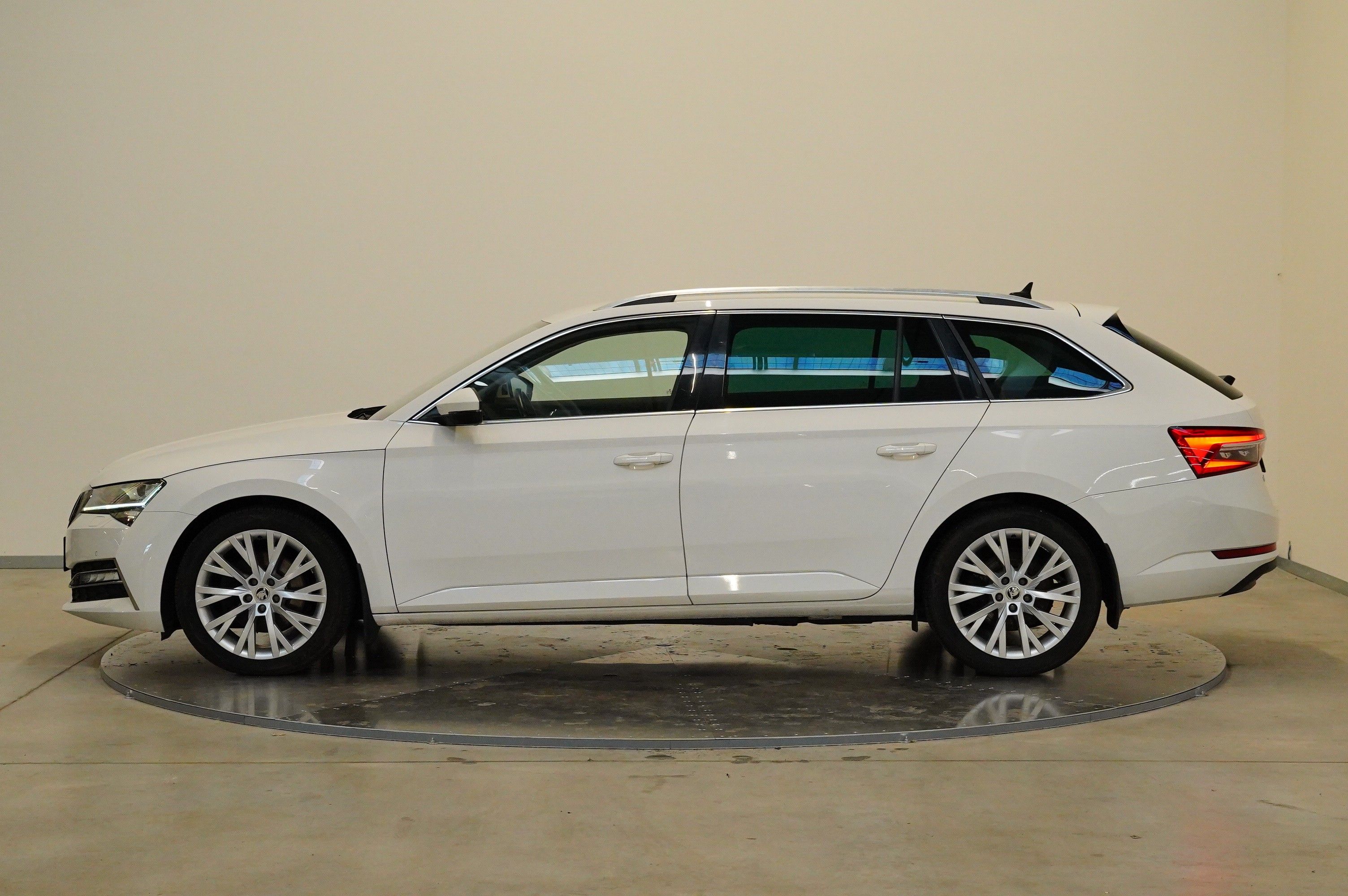 Škoda Superb, 1.4 TSI iV 115 kW Style - fotka 3