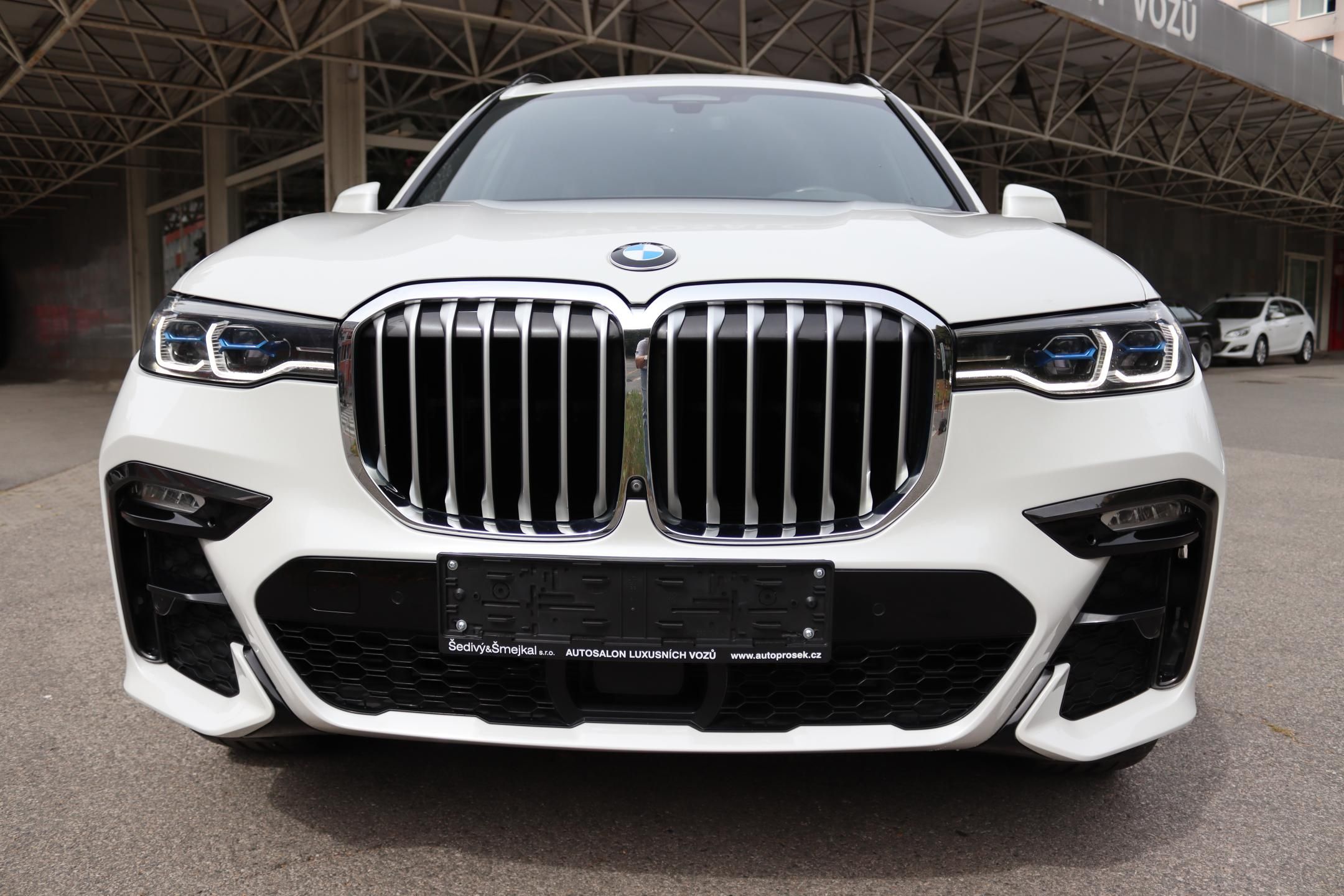 BMW X7, 7místné SUV BMW X7 xDrive40i - fotka 4