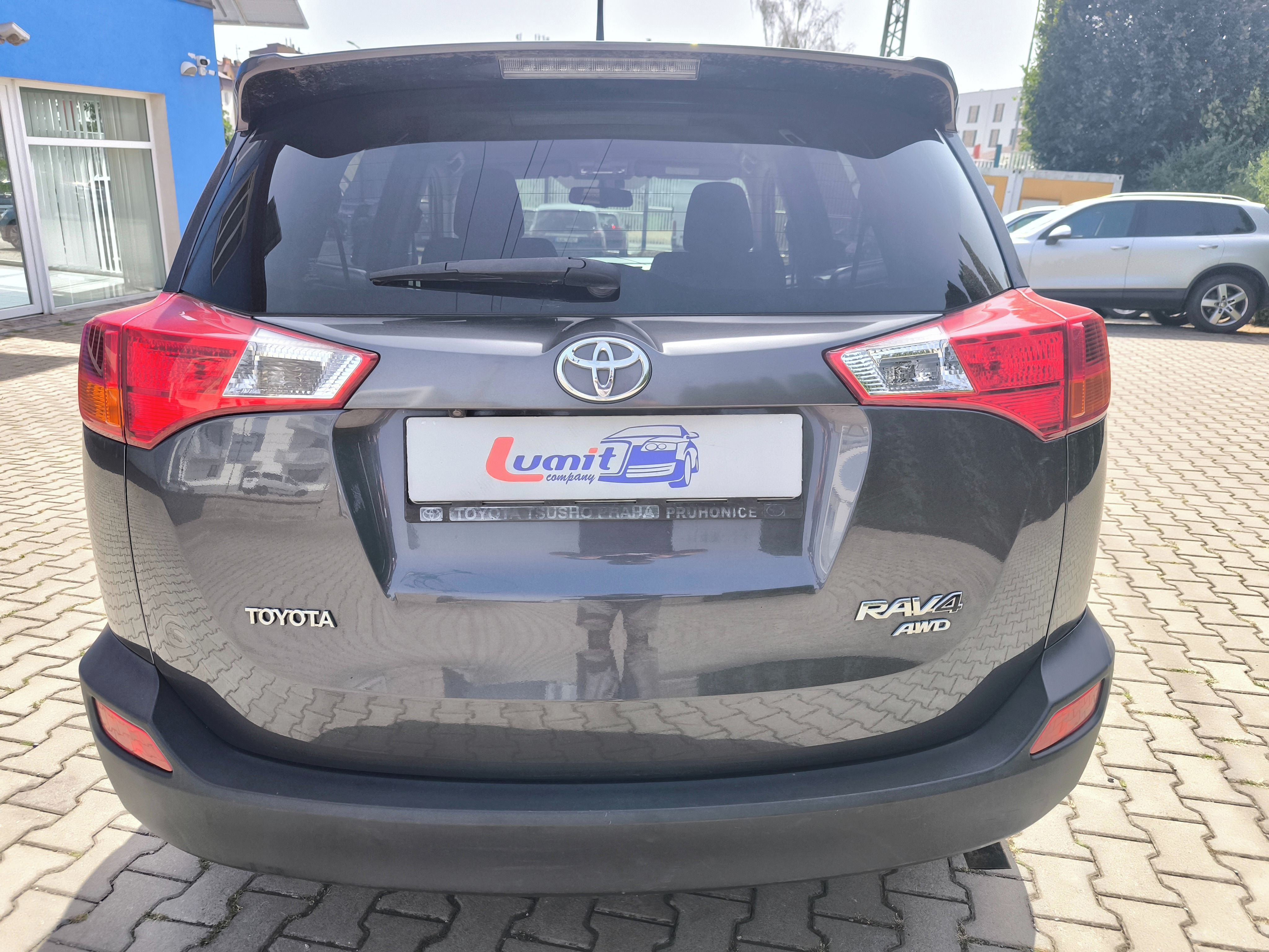 Toyota Rav4, 2.2D-4D 4x4 - fotka 6