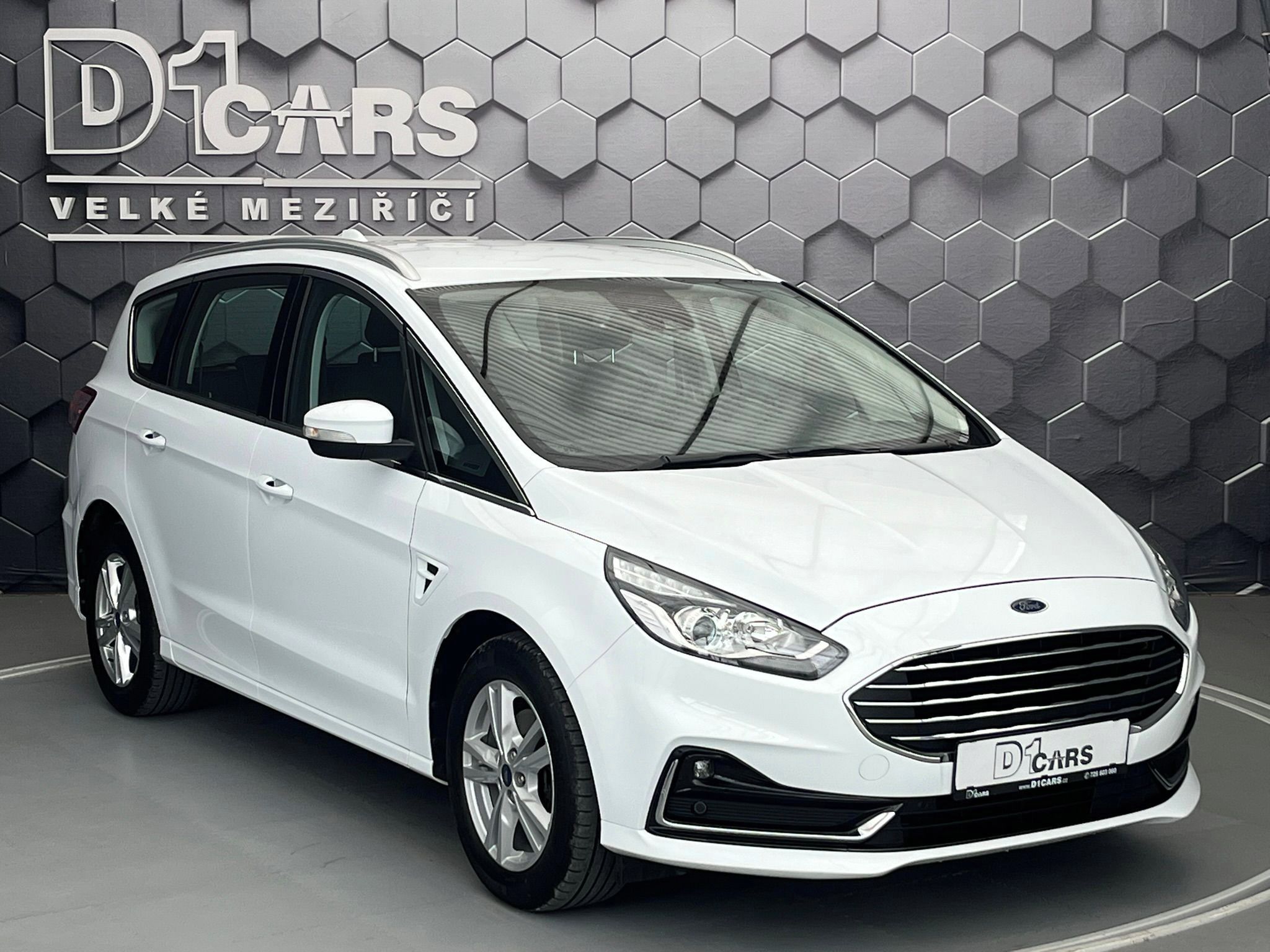 Ford S-MAX, 2.5 Duratec FHEV TITANIUM - fotka 5