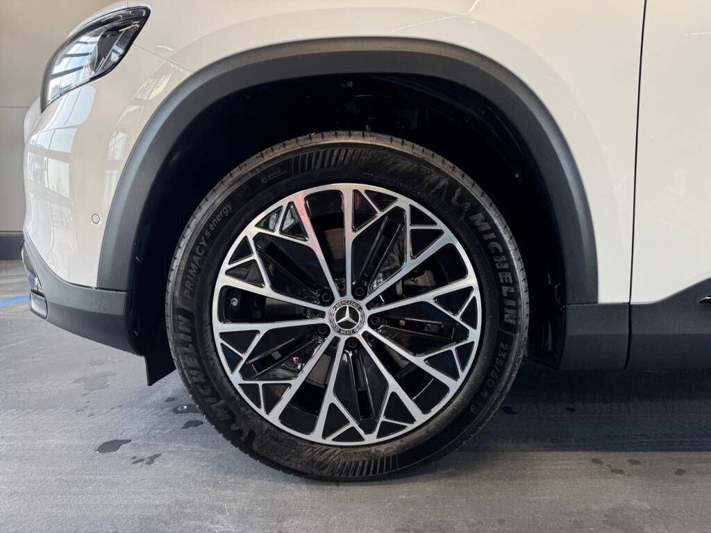 Mercedes-Benz GLB, 250+ s technologií EQ - fotka 5