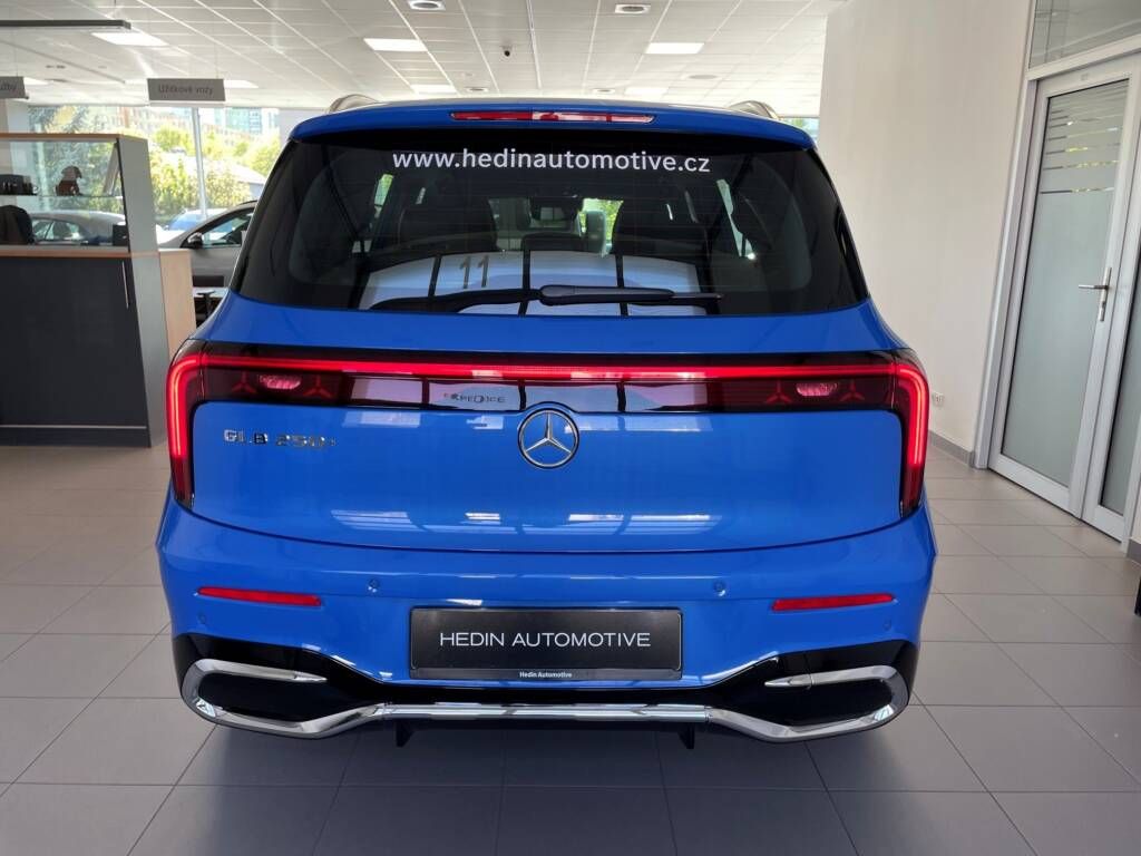 Mercedes-Benz GLB, 250+ s technologií EQ - fotka 4