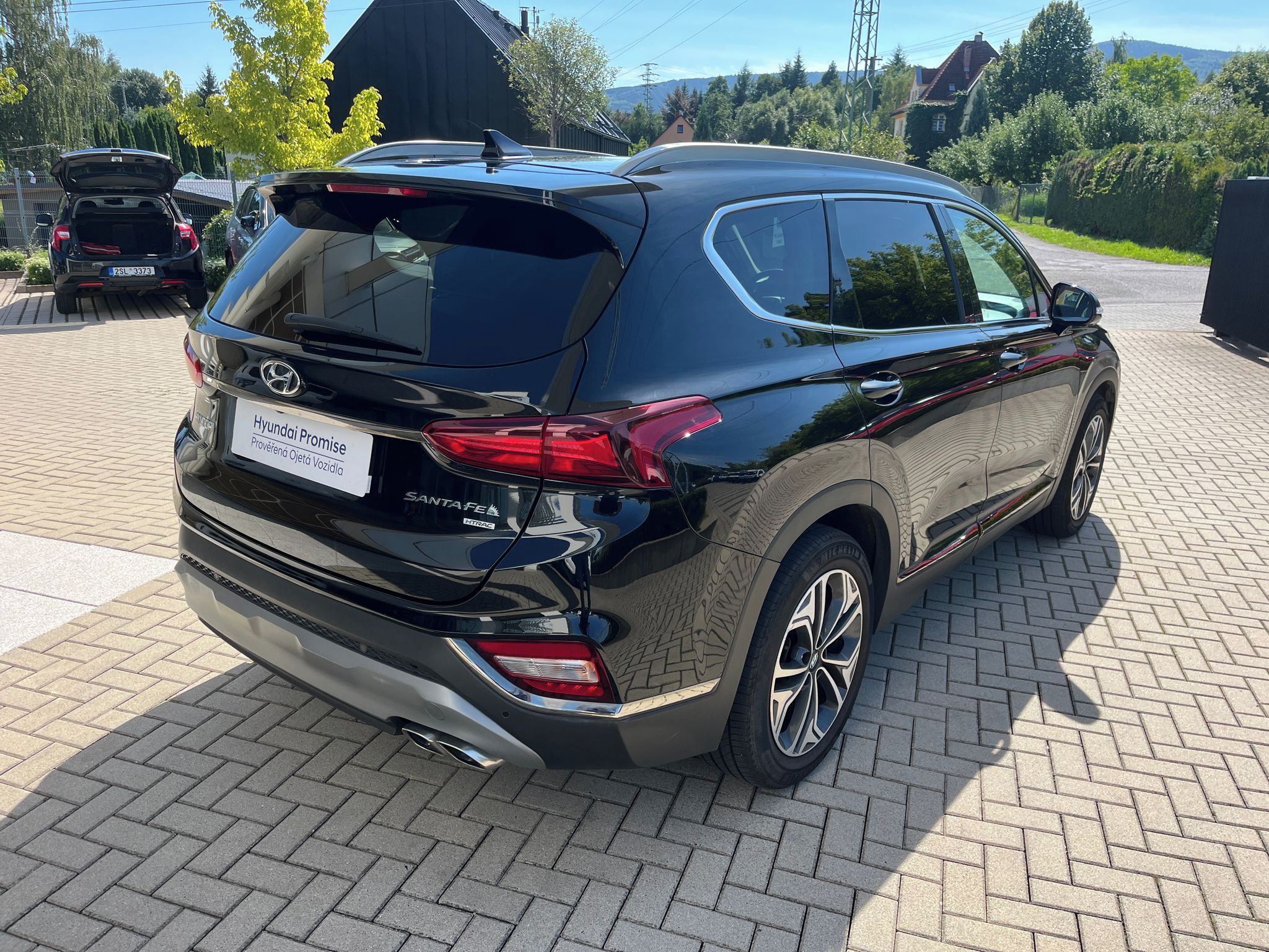 Hyundai Santa Fe, 2.2 CRDi 4x4 8DCT Luxury 7míst - fotka 6