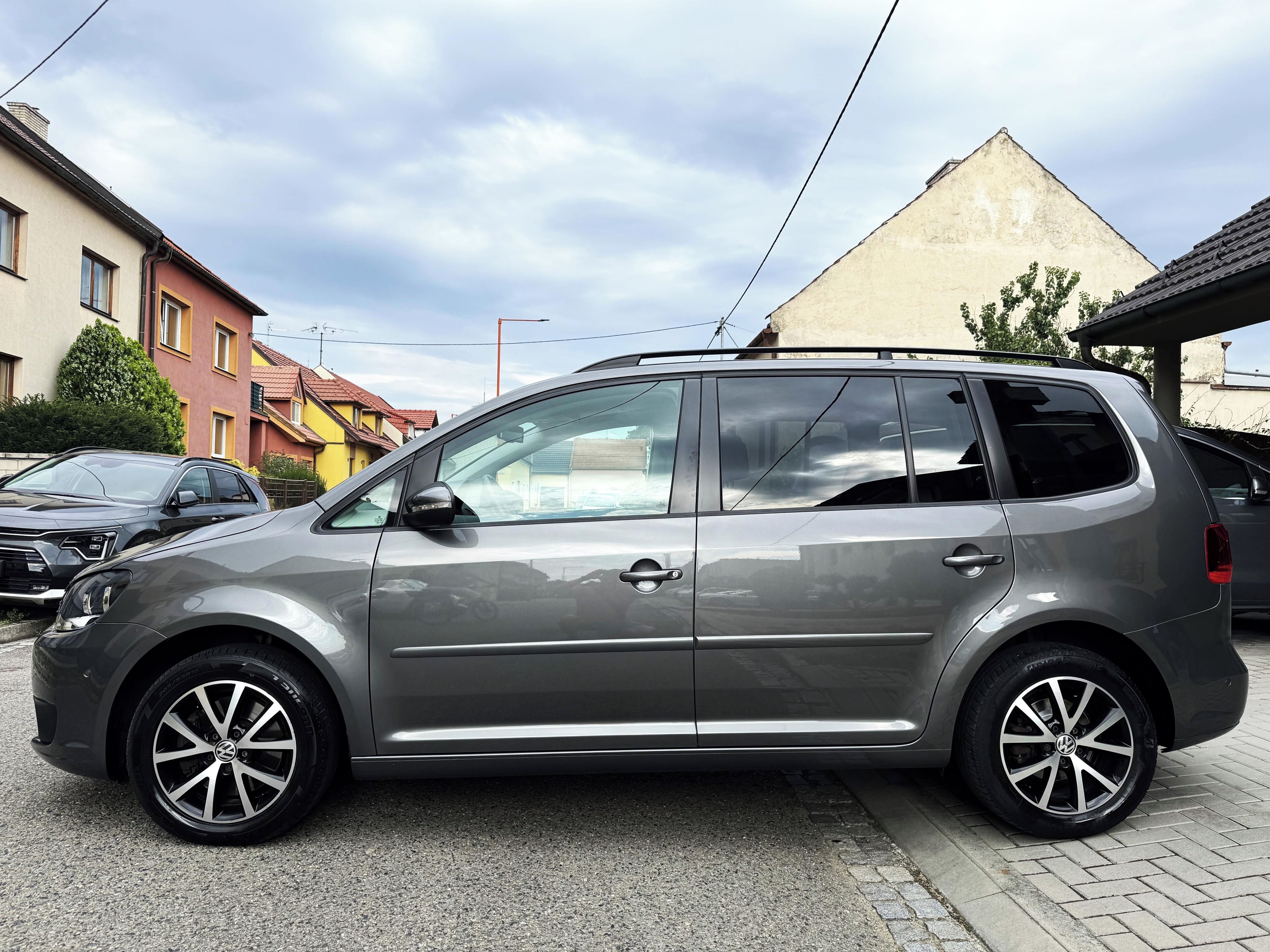 Volkswagen Touran, 2.0TDI 7-MÍST, AUT.KLIMA, ALU, - fotka 4