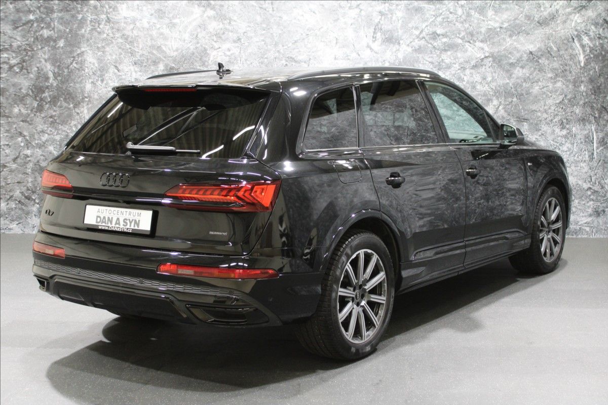 Audi Q7, 3,0 TDI quattro  S line - fotka 4