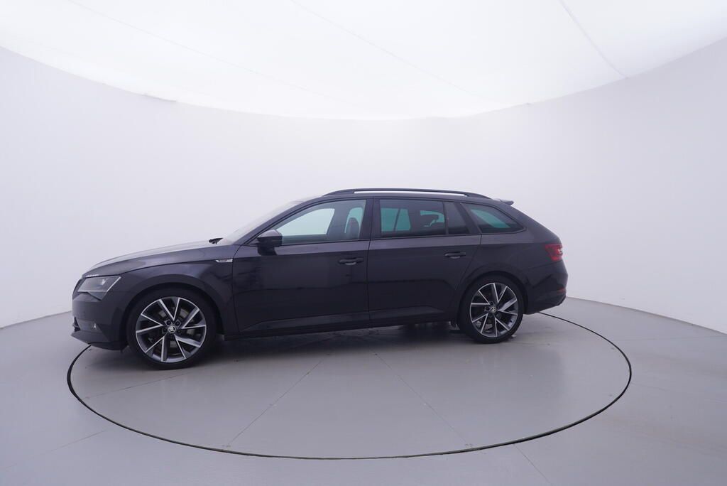 Škoda Superb, SportLine 2.0 TSI 206 kW - fotka 2