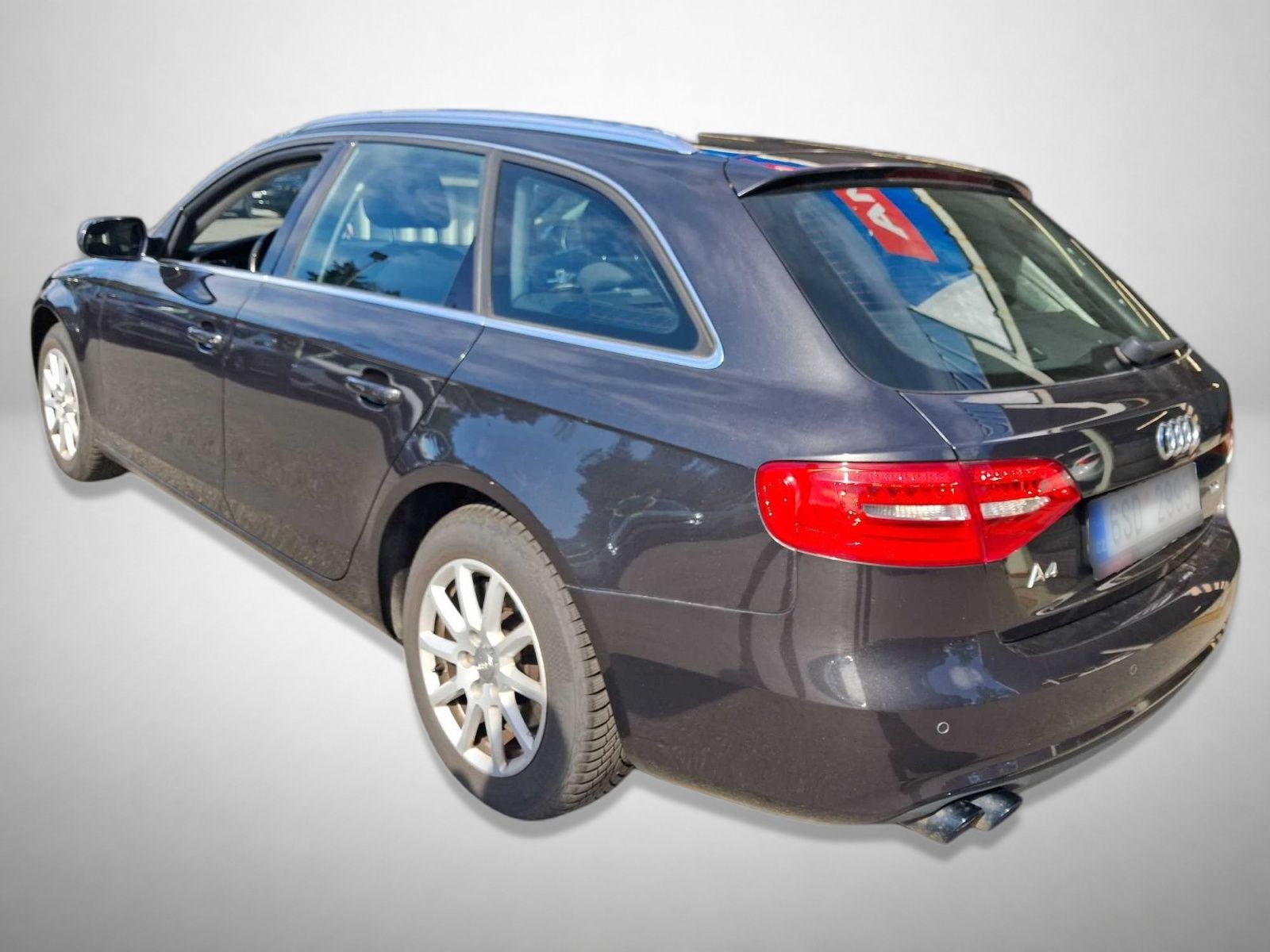 Audi A4, 2.0 TDI, Automatická klima - fotka 2