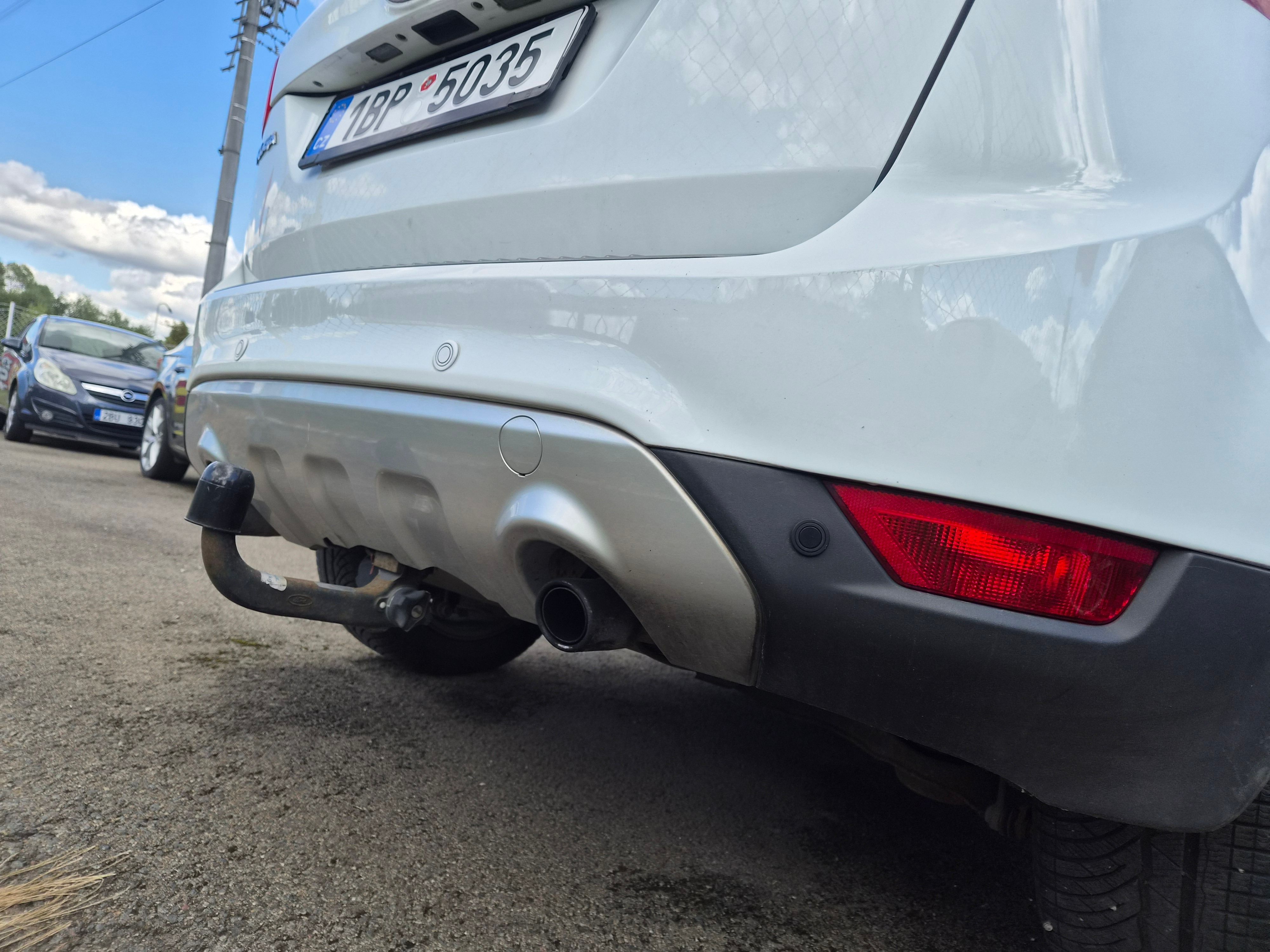 Ford Kuga, 2,0TDCI 4X4 132000 KM TITANIUM - fotka 4