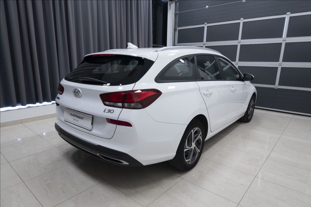 Hyundai i30, 1,5 CVVT KAMERA 1. MAJITEL ČR - fotka 4